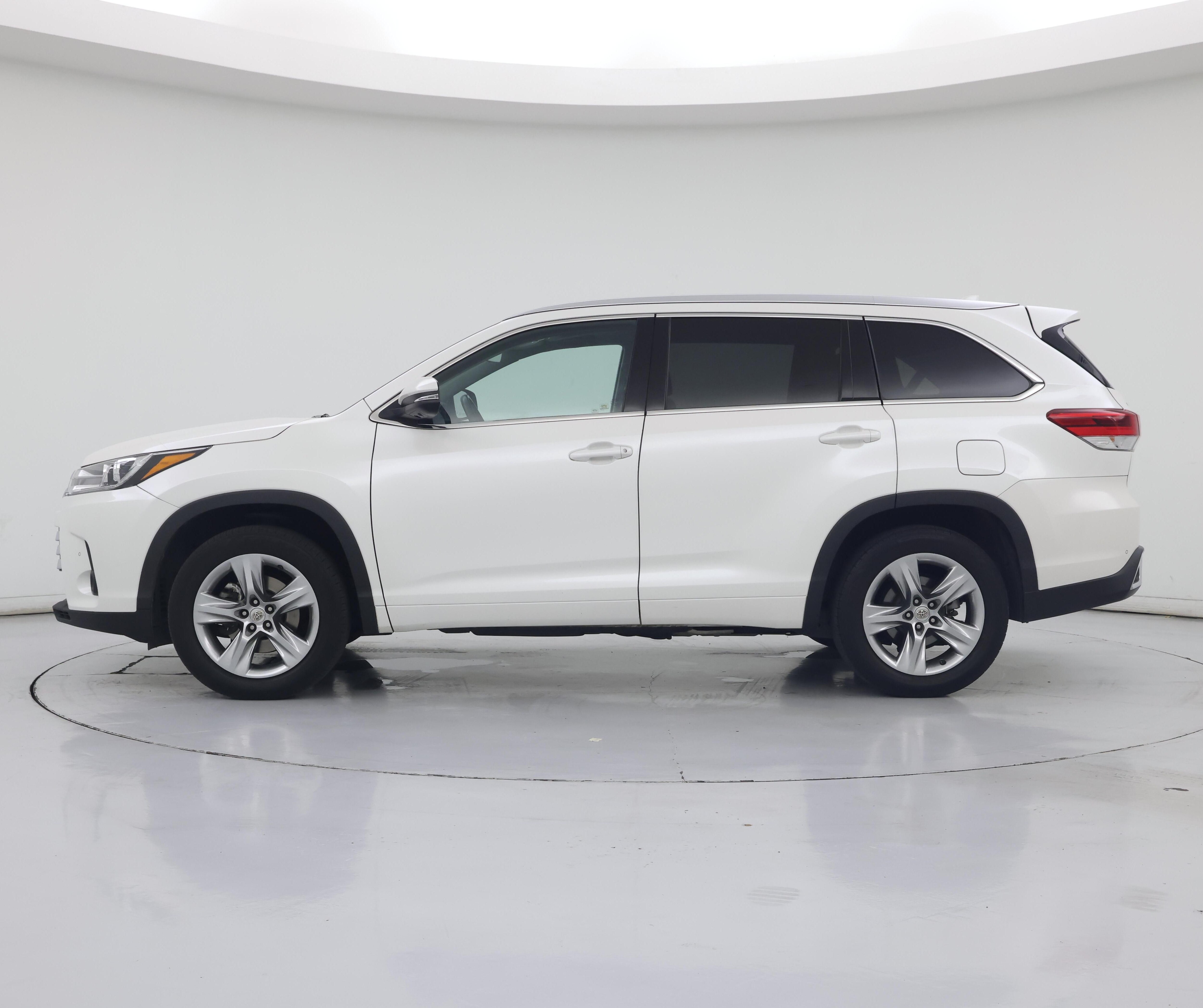 Thumbnail: 2018 Toyota Highlander - 3