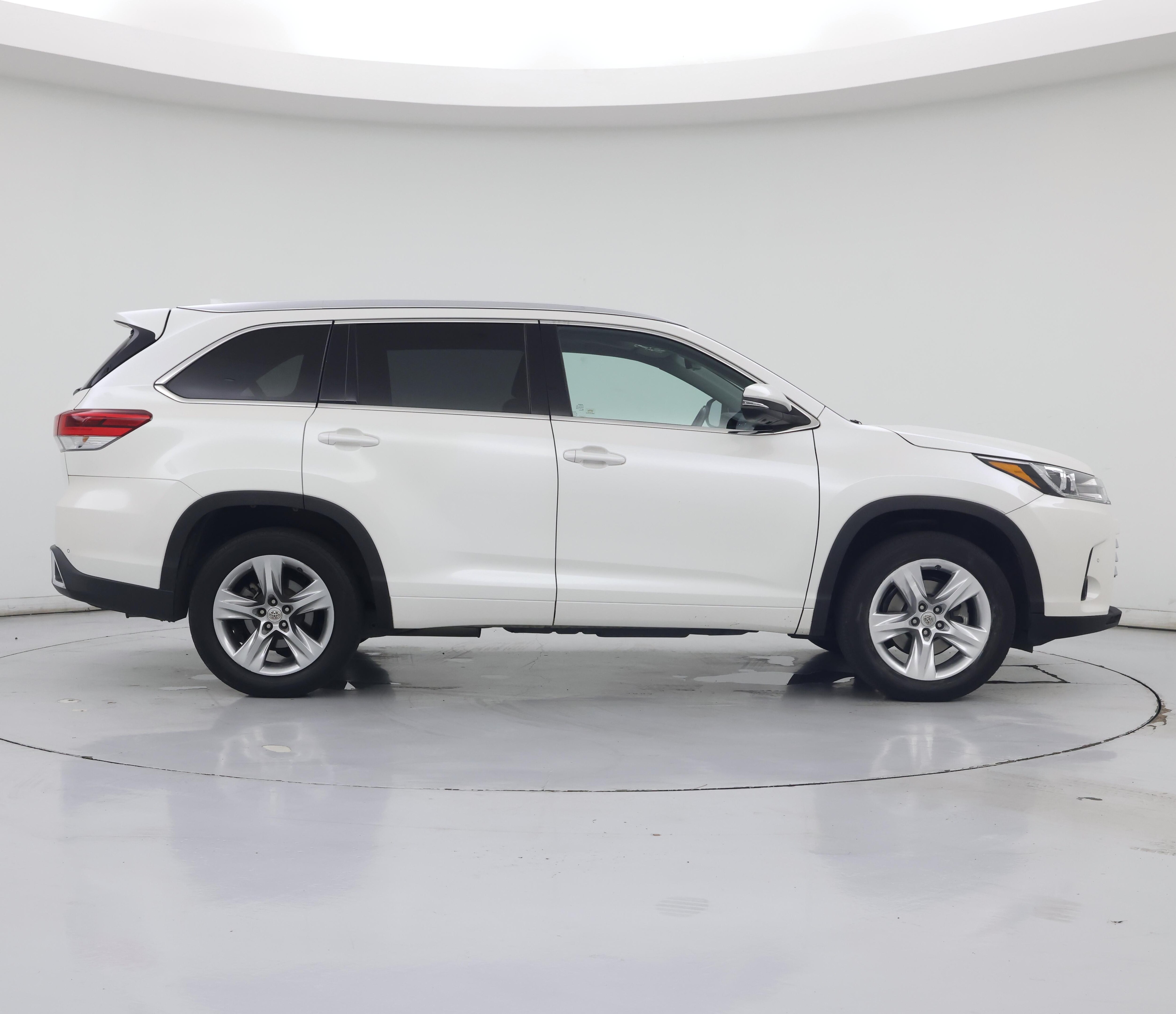 Thumbnail: 2018 Toyota Highlander - 7