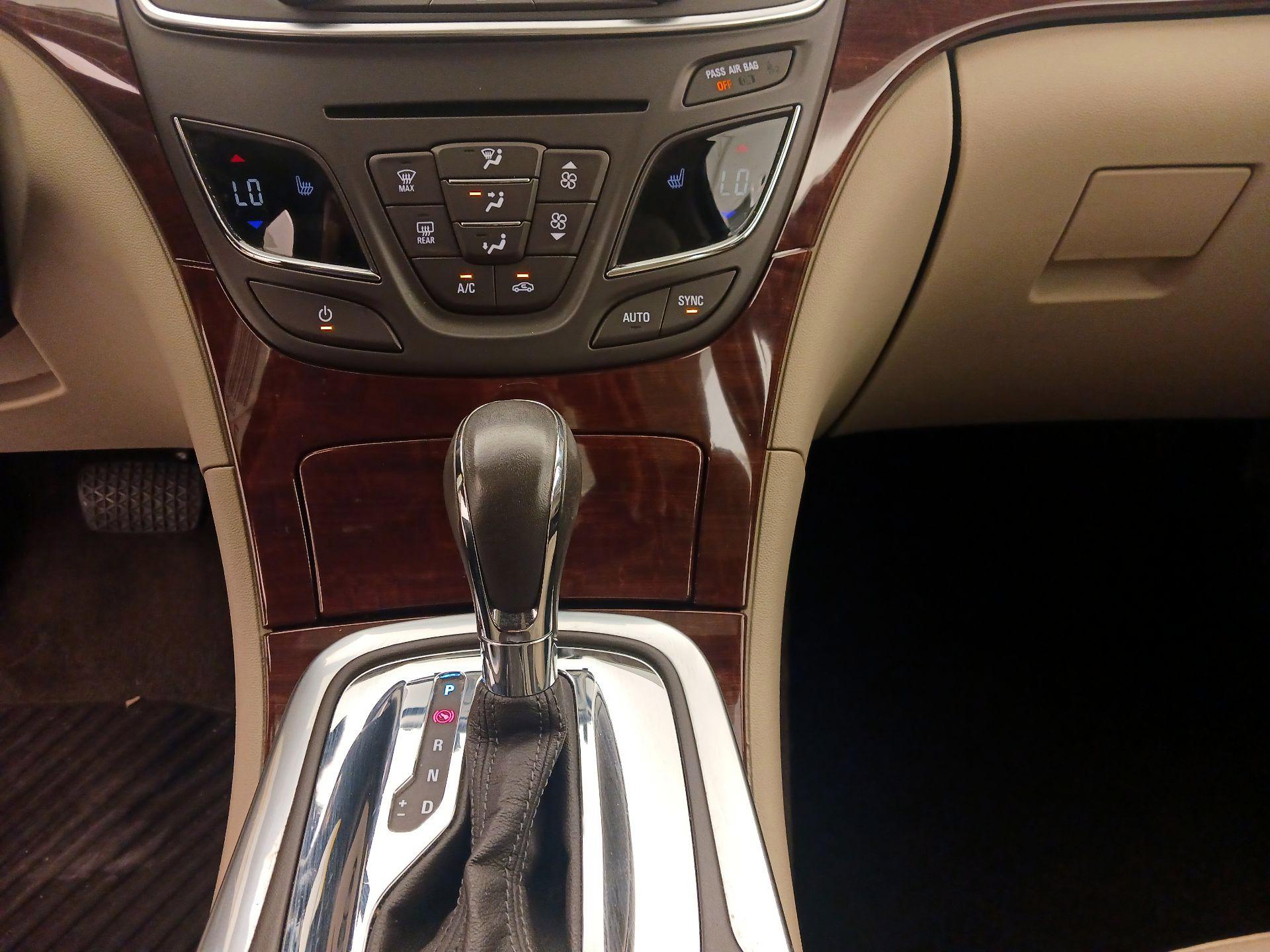 Thumbnail: 2016 Buick Regal - 17