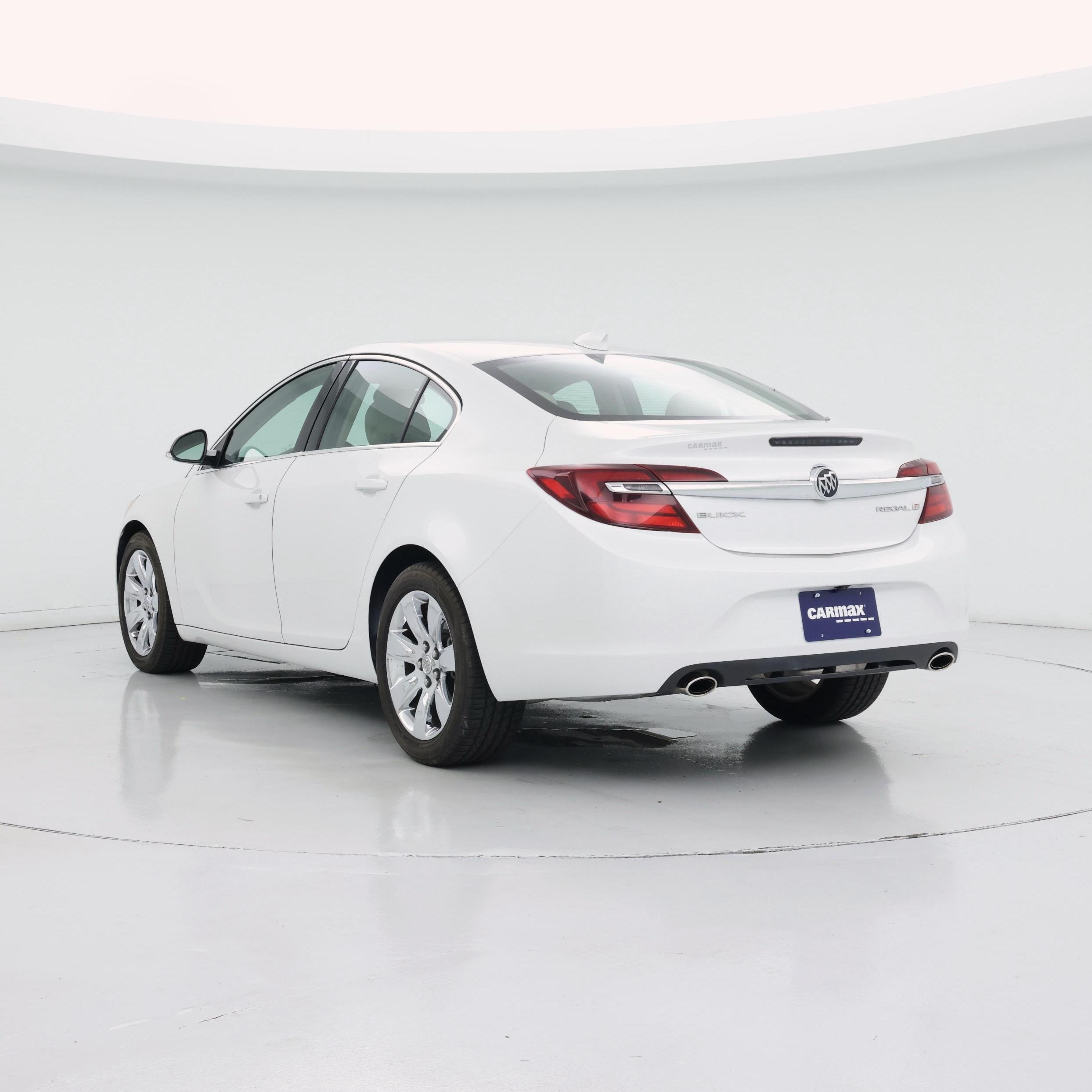 Thumbnail: 2016 Buick Regal - 2