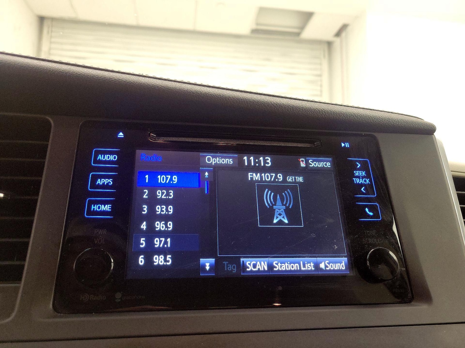 2015 Toyota Sienna XLE - Photo 16