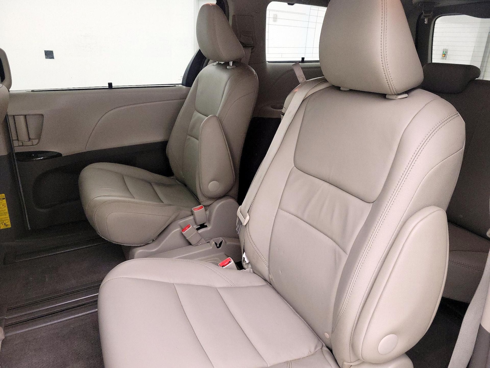 2015 Toyota Sienna XLE - Photo 21