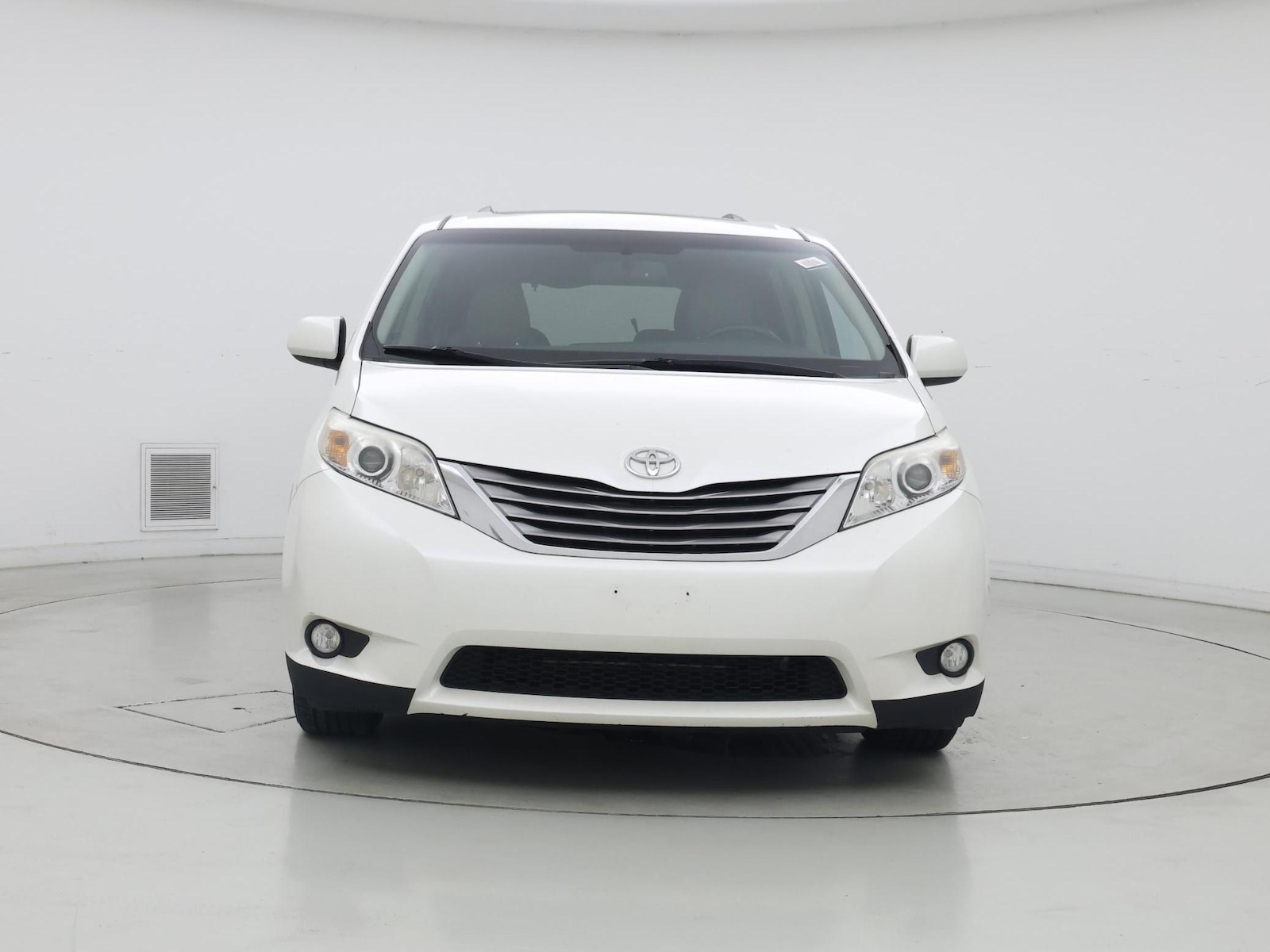 2015 Toyota Sienna XLE - Photo 6