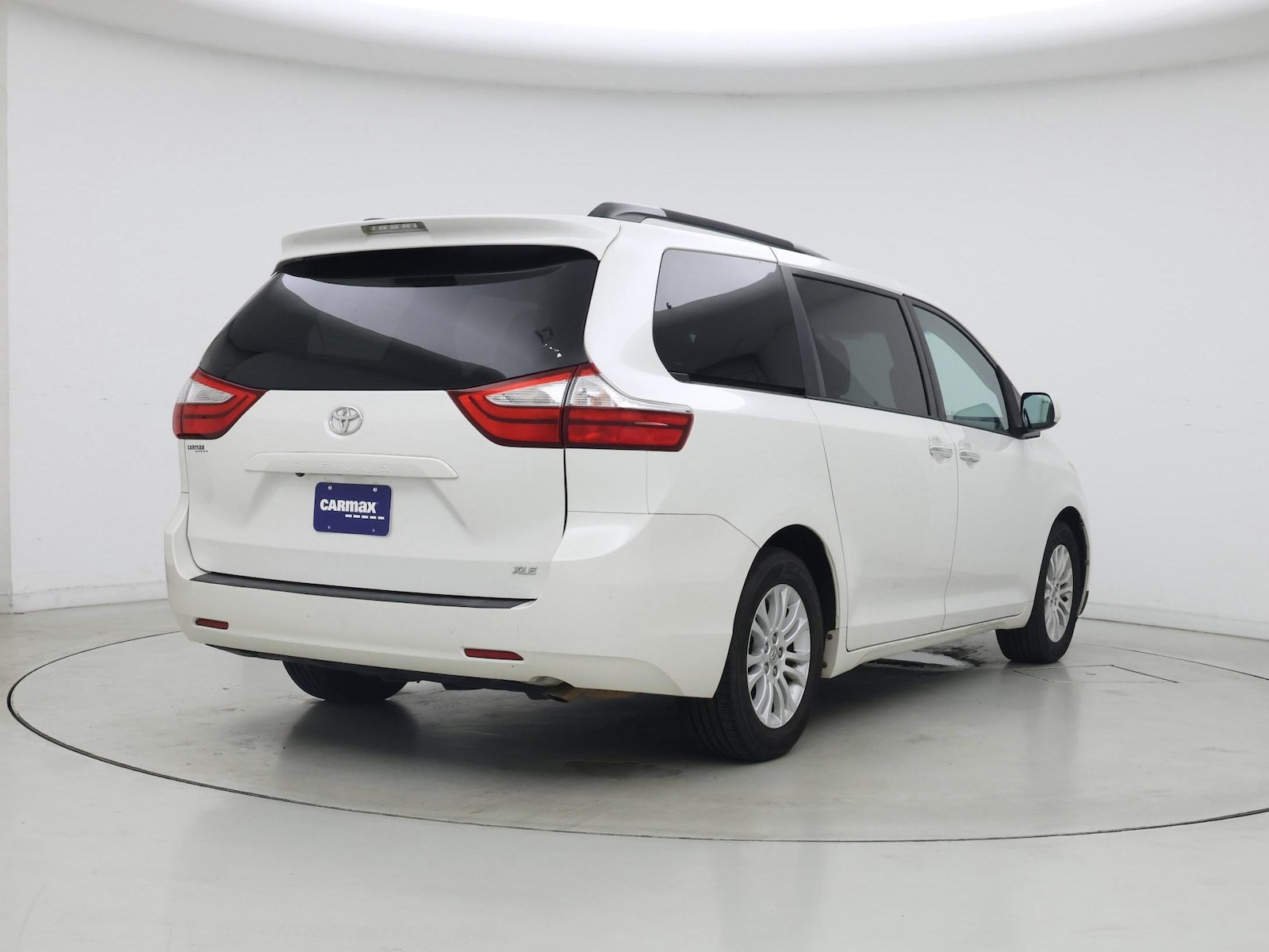 2015 Toyota Sienna XLE - Photo 9