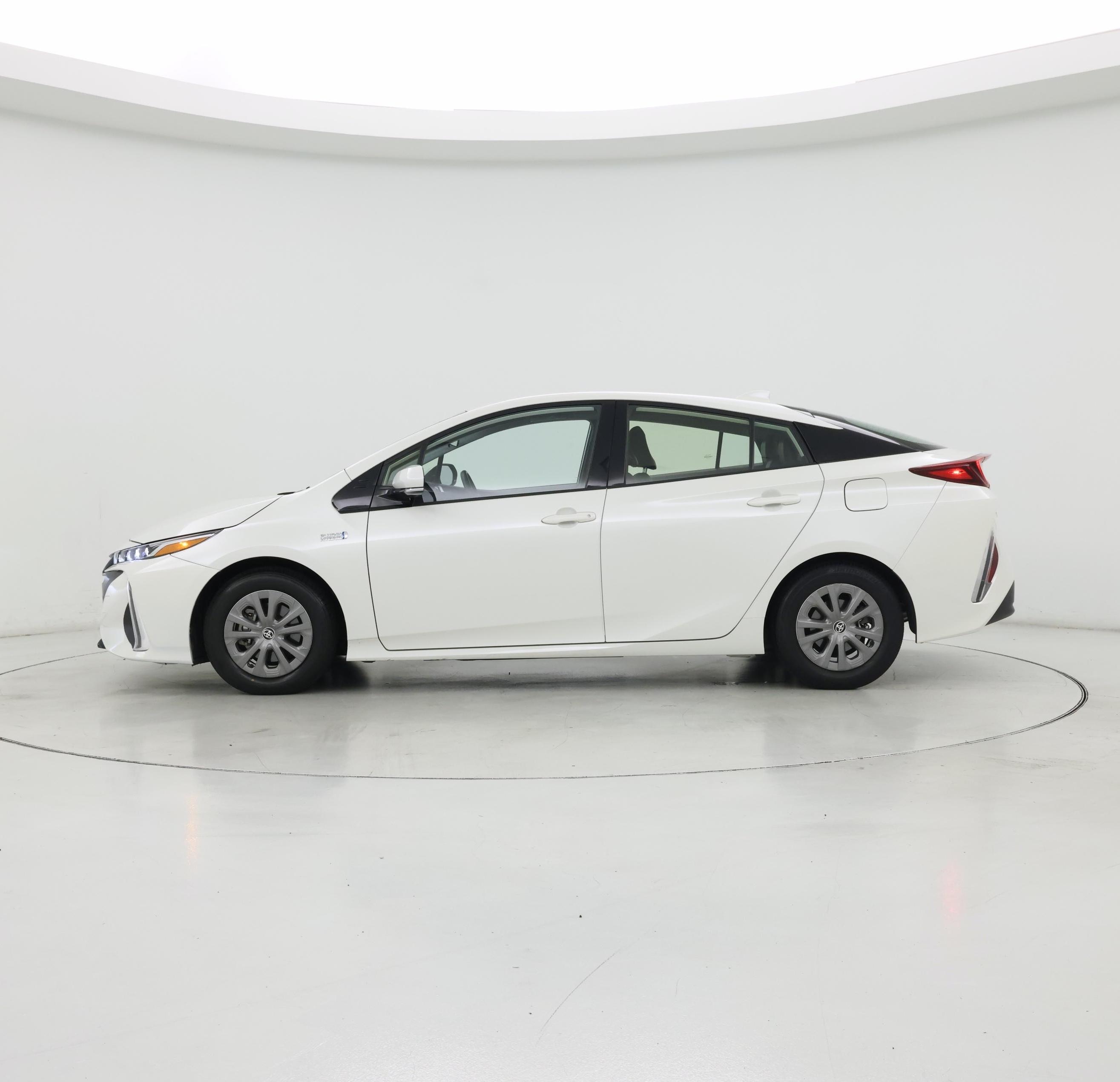 Thumbnail: 2020 Toyota Prius Prime - 3