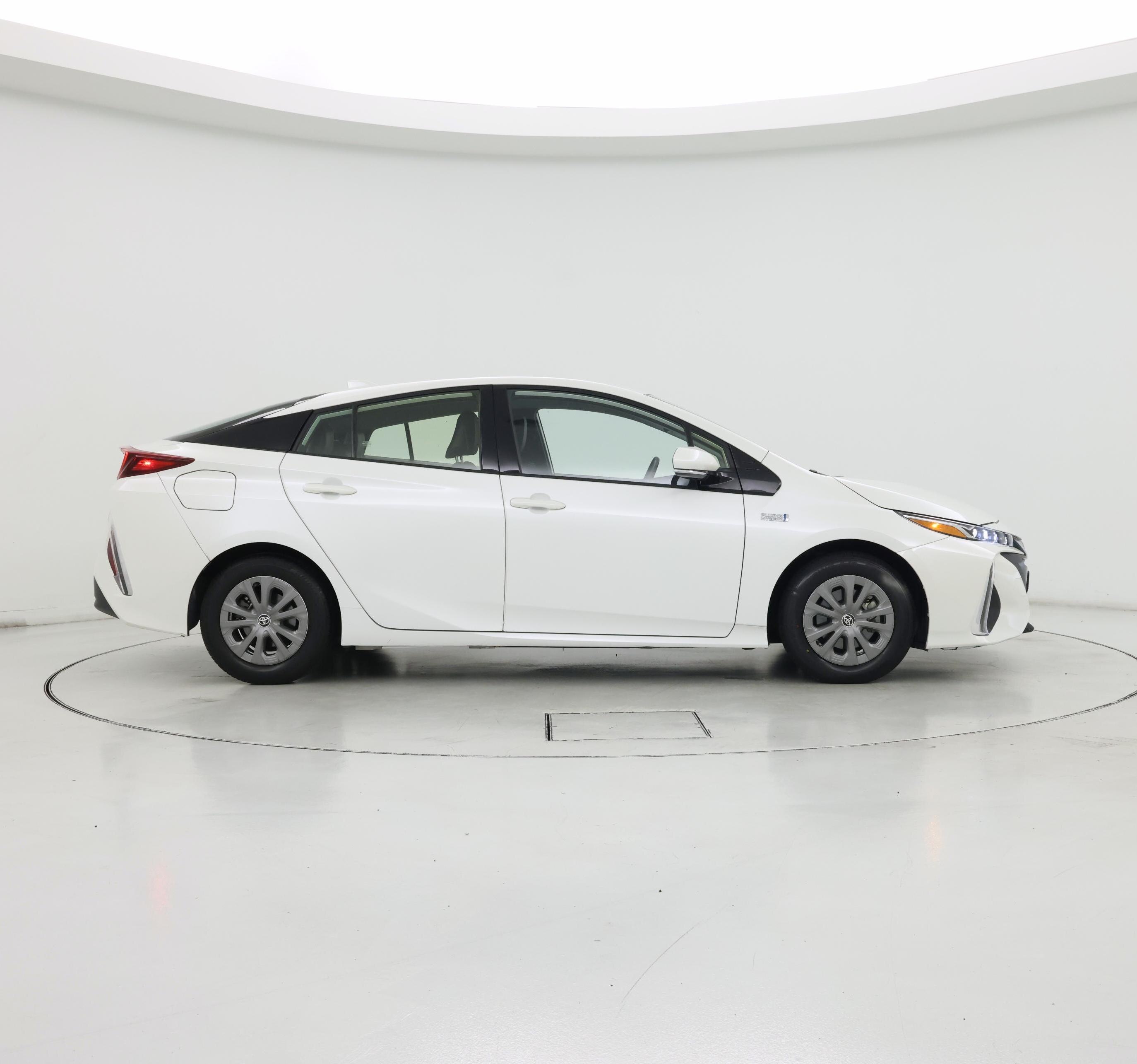 Thumbnail: 2020 Toyota Prius Prime - 7
