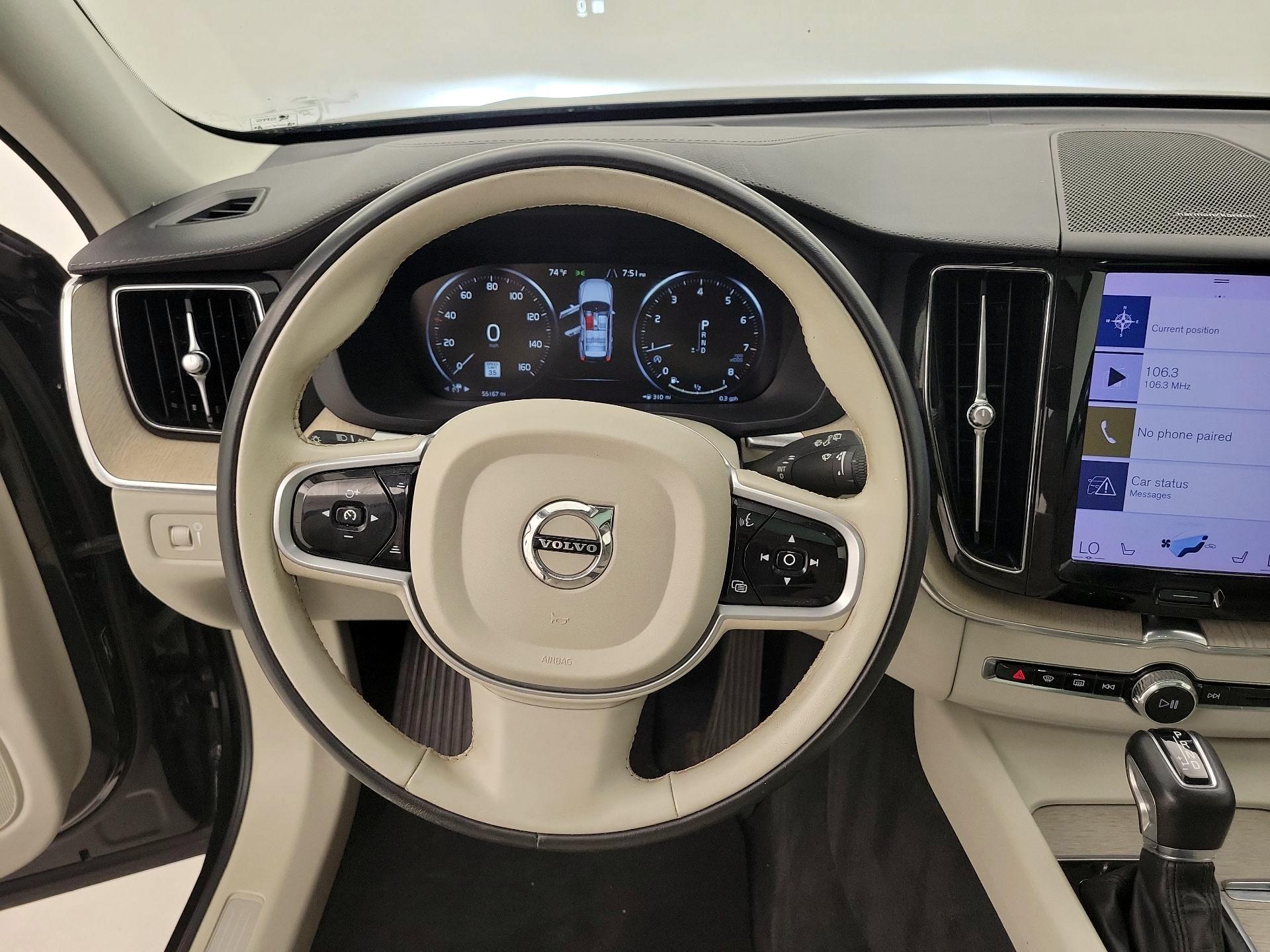 Thumbnail: 2021 Volvo XC60 - 10