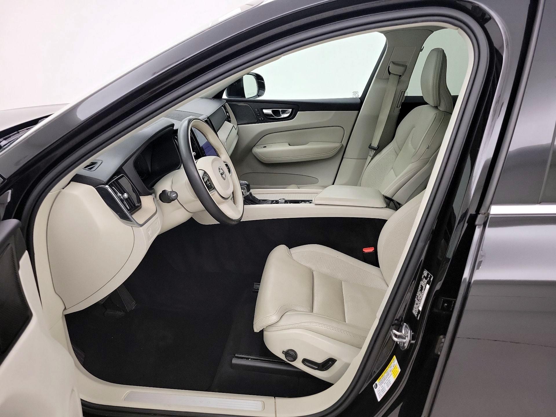 Thumbnail: 2021 Volvo XC60 - 11