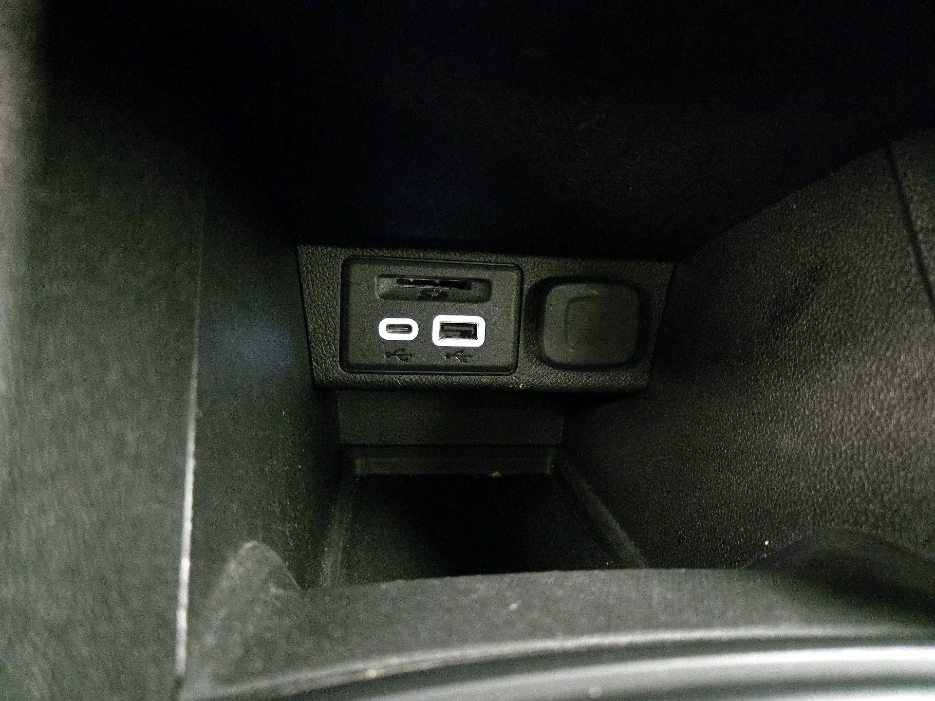 Thumbnail: 2023 Chevrolet Bolt EV - 18
