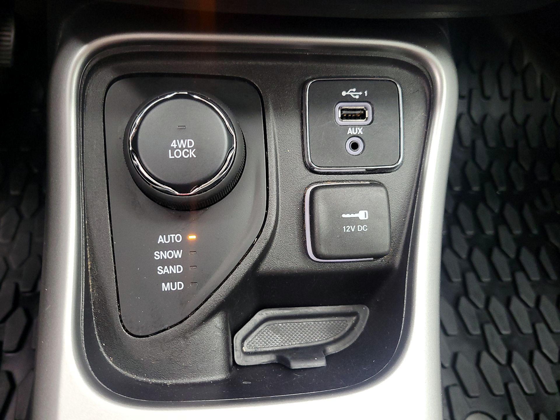Thumbnail: 2020 Jeep Compass - 18