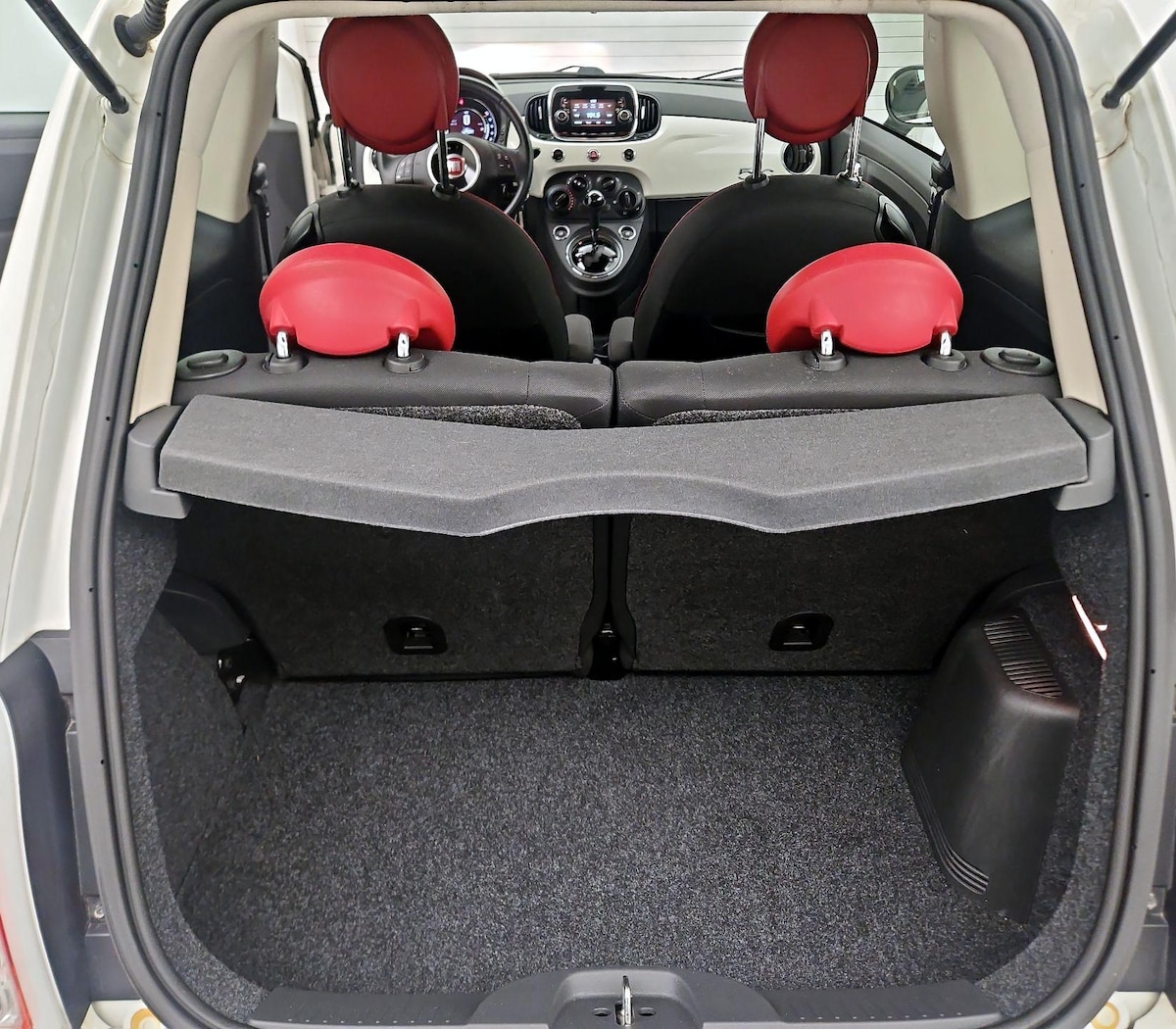 Trunk/Cargo (Seats Up)