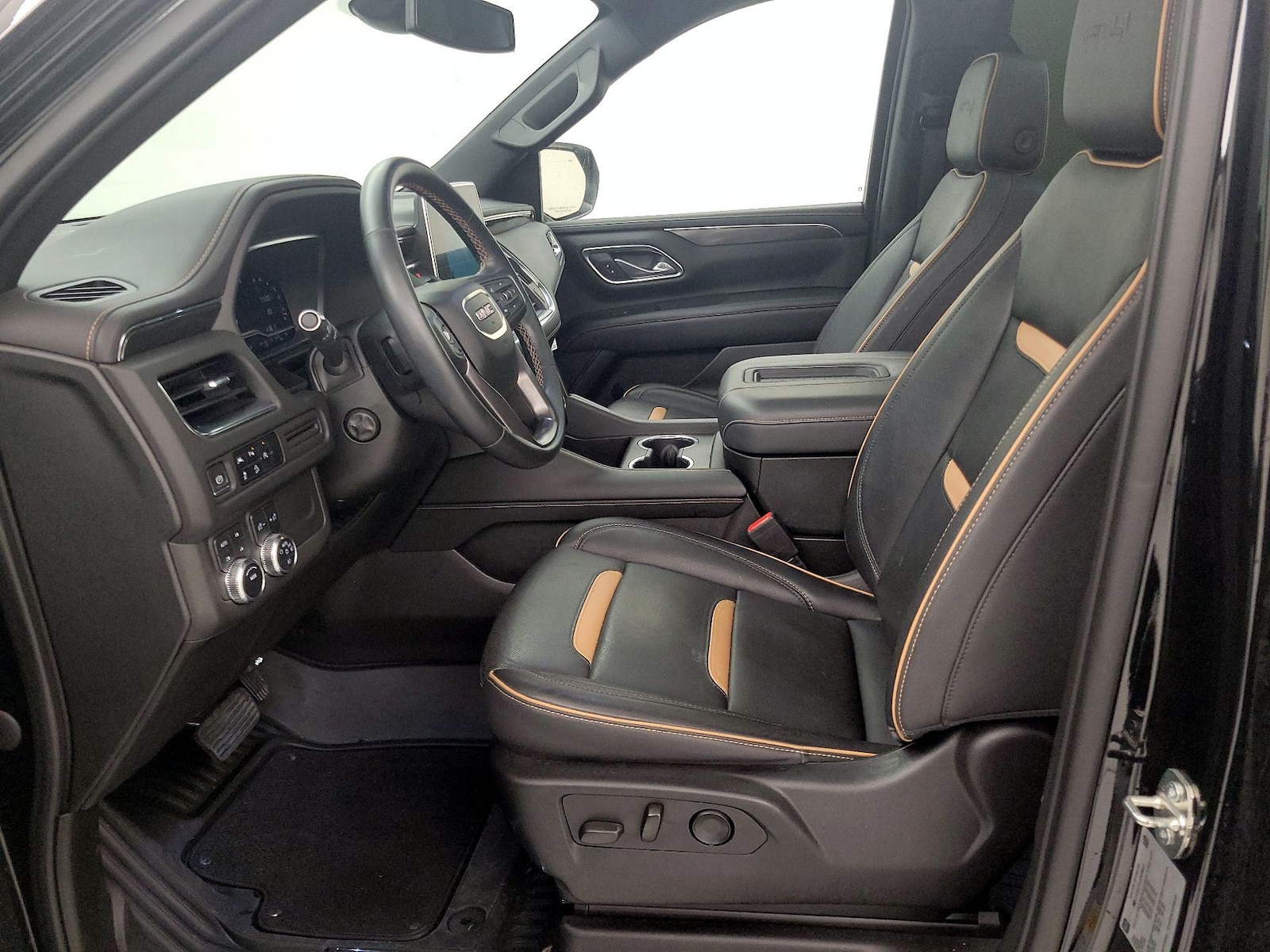 2023 GMC Yukon AT4 - Photo 12