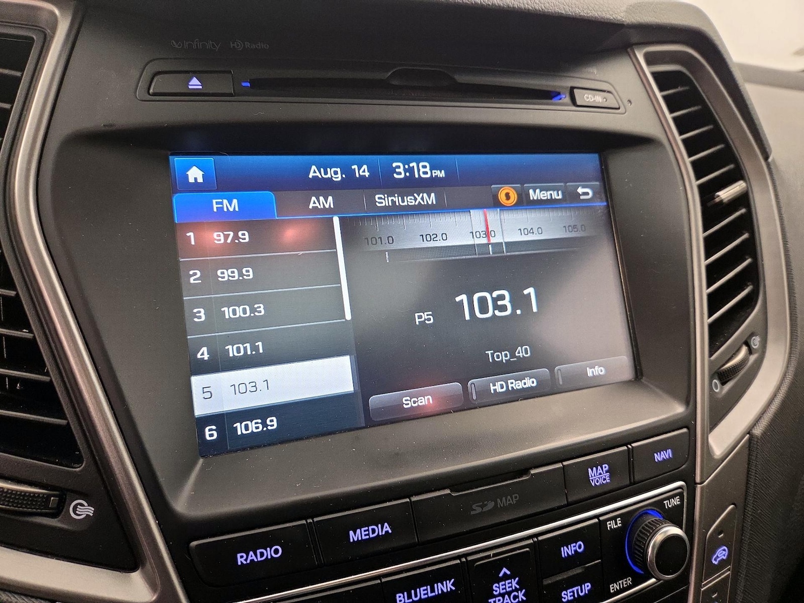 2017 Hyundai Santa Fe Sport 2.0T - Photo 17