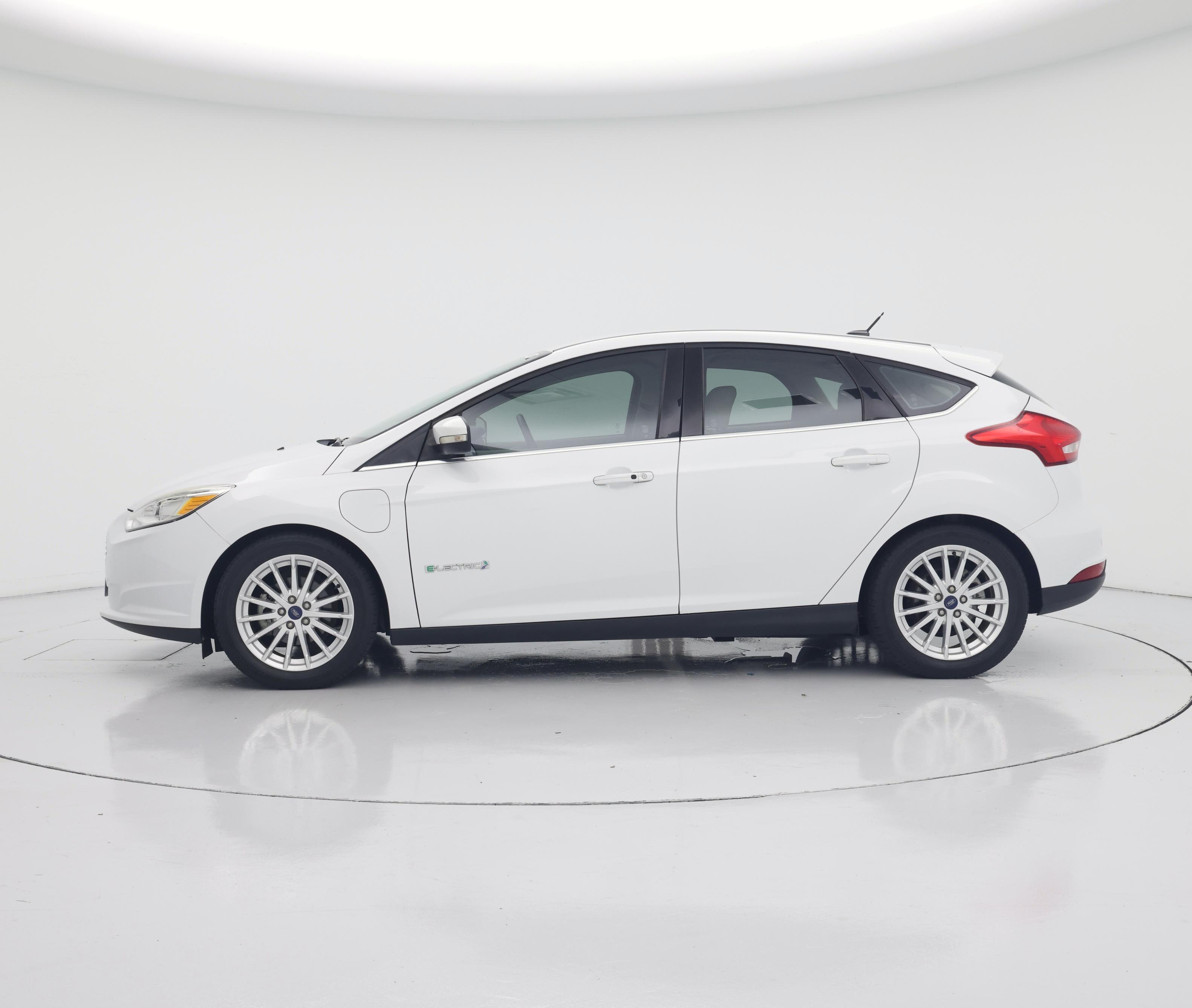Thumbnail: 2017 Ford Focus - 3