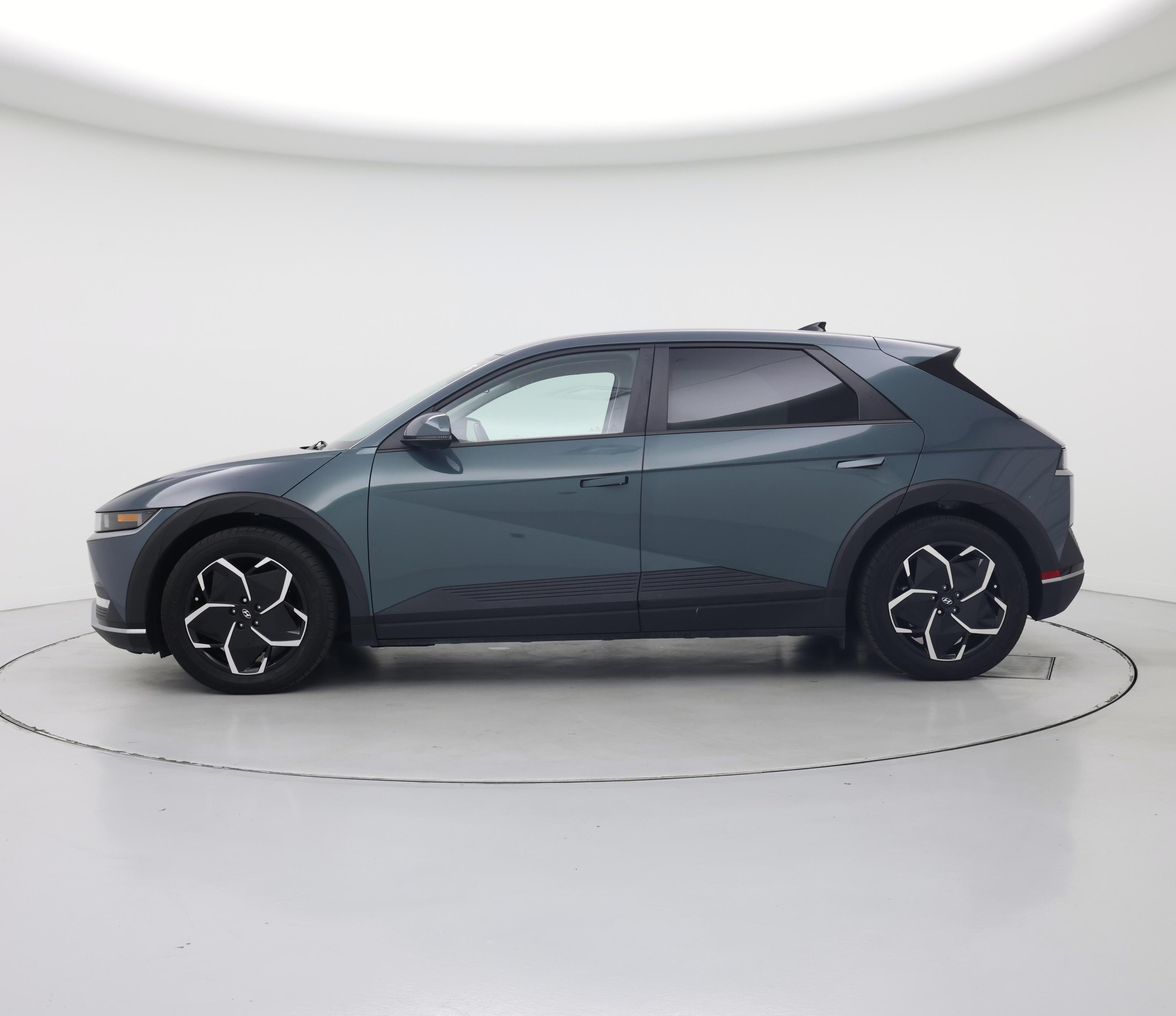 Thumbnail: 2022 Hyundai Ioniq 5 - 3