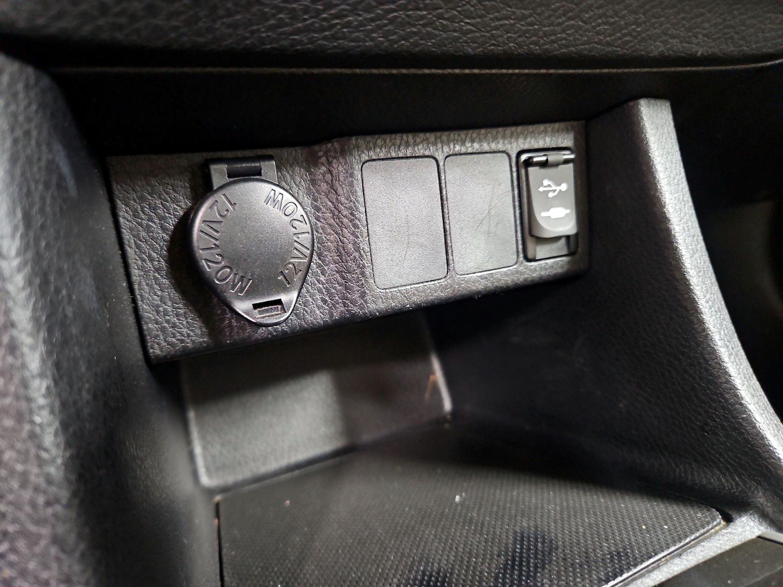 2016 Toyota Corolla LE - Photo 19