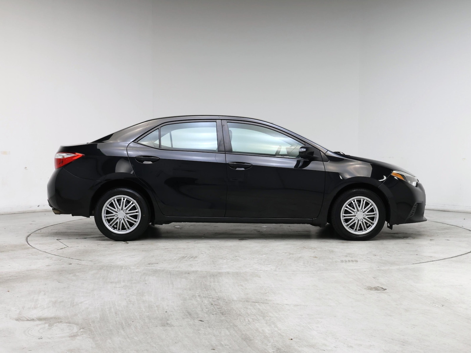 2016 Toyota Corolla LE - Photo 8