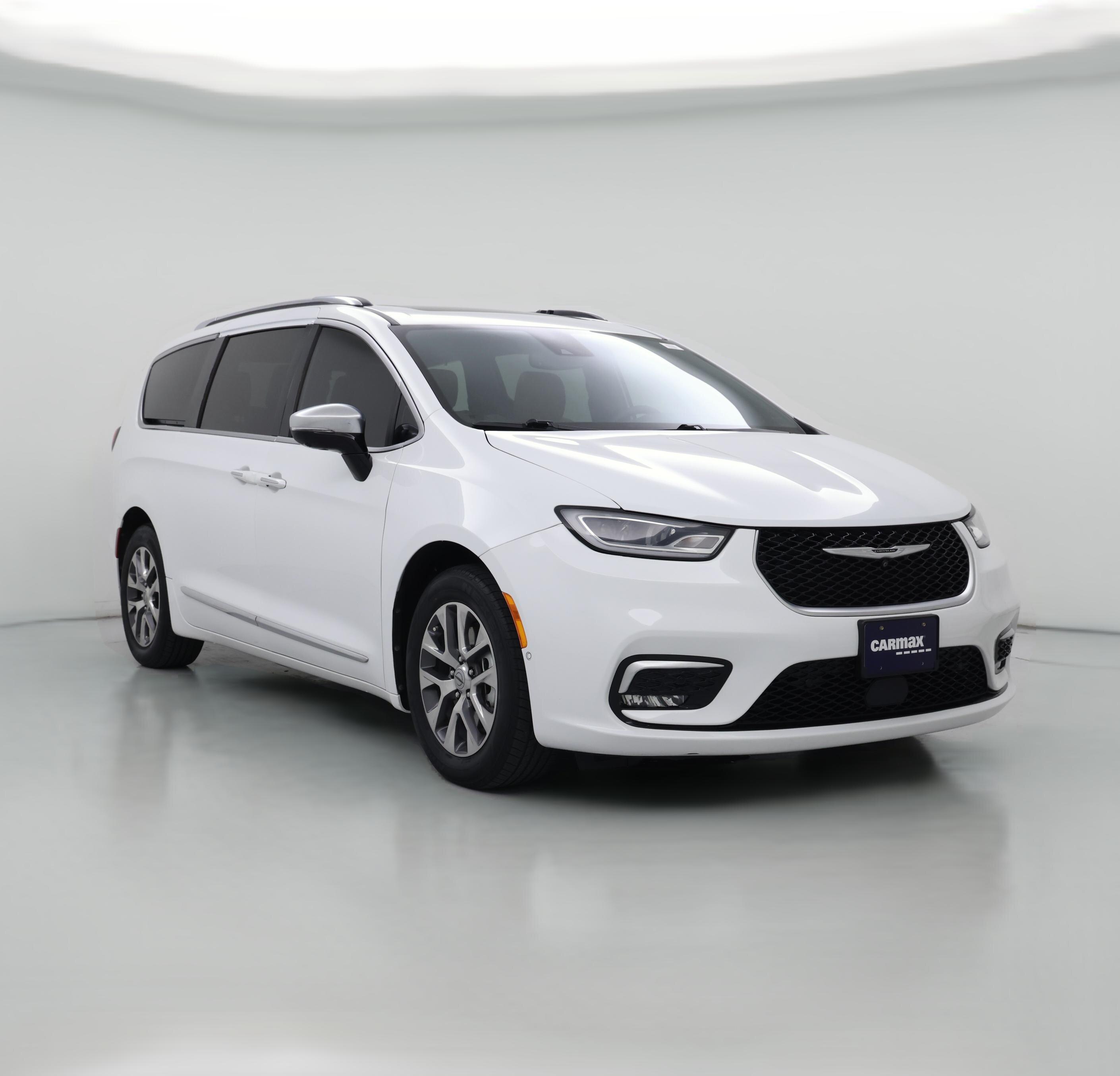 Thumbnail: 2023 Chrysler Pacifica - 1