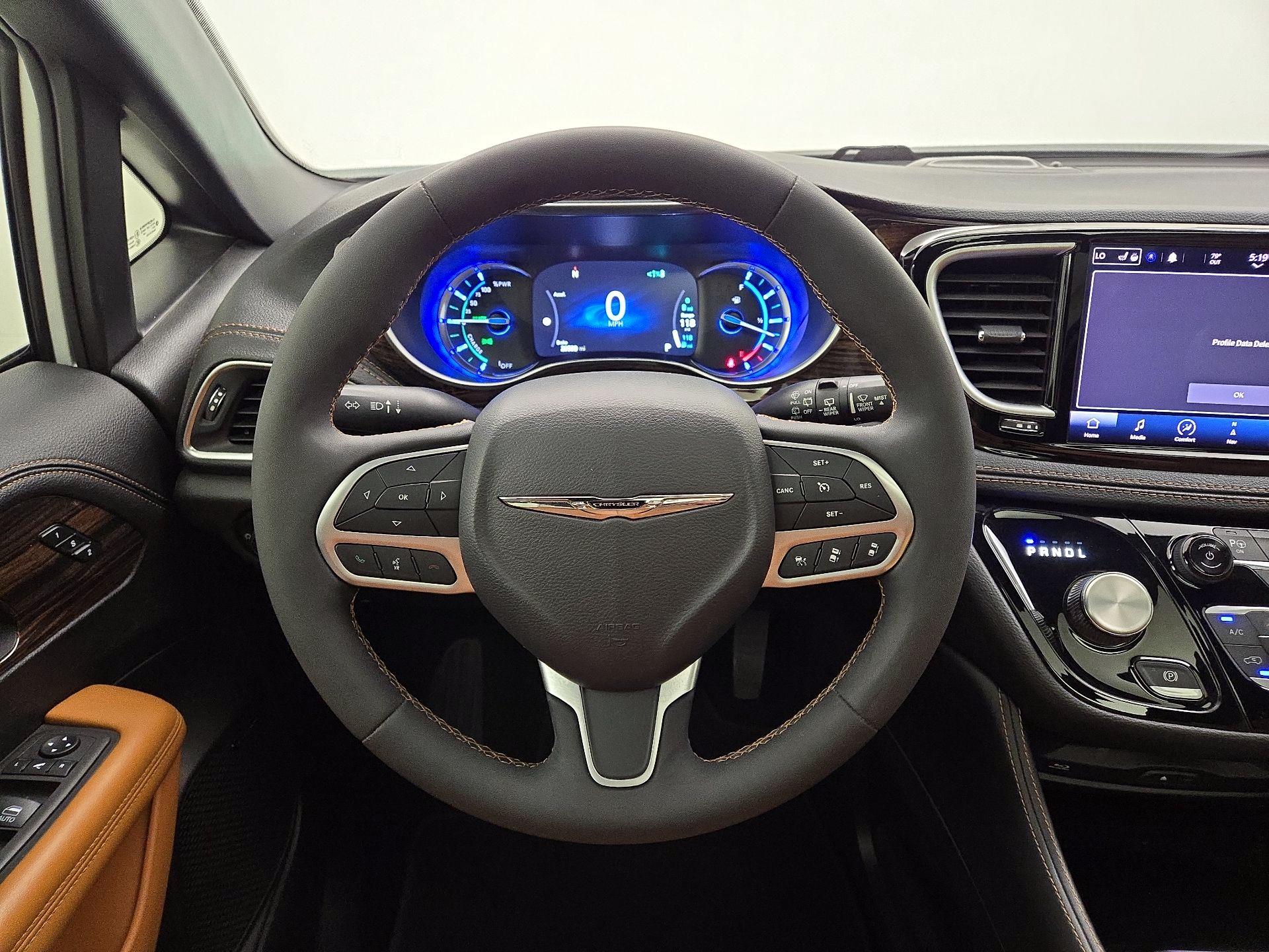 Thumbnail: 2023 Chrysler Pacifica - 10