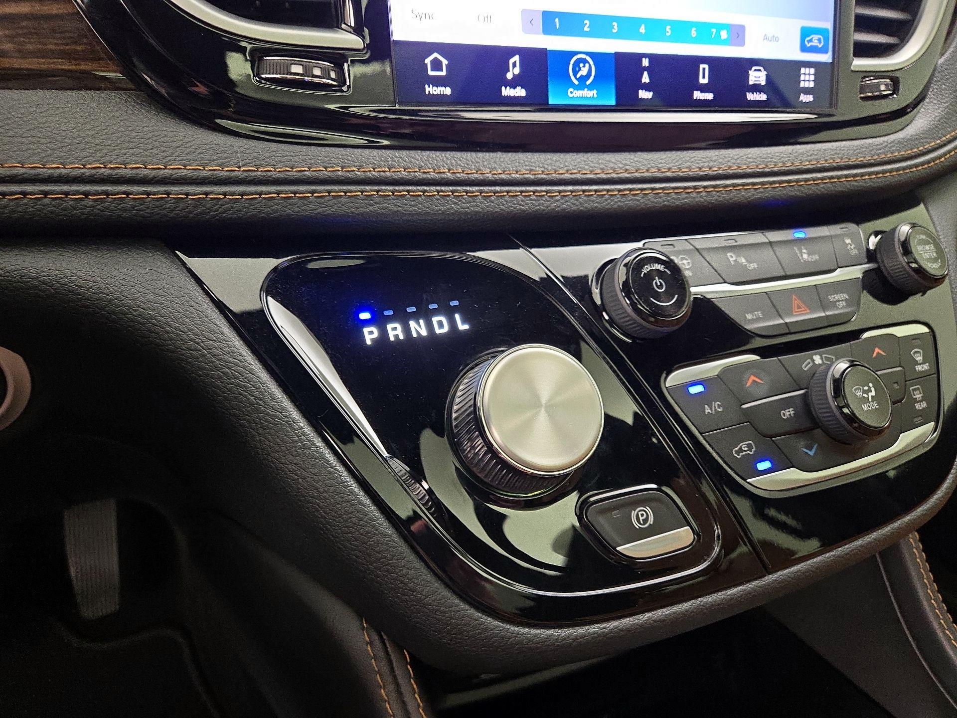 Thumbnail: 2023 Chrysler Pacifica - 18