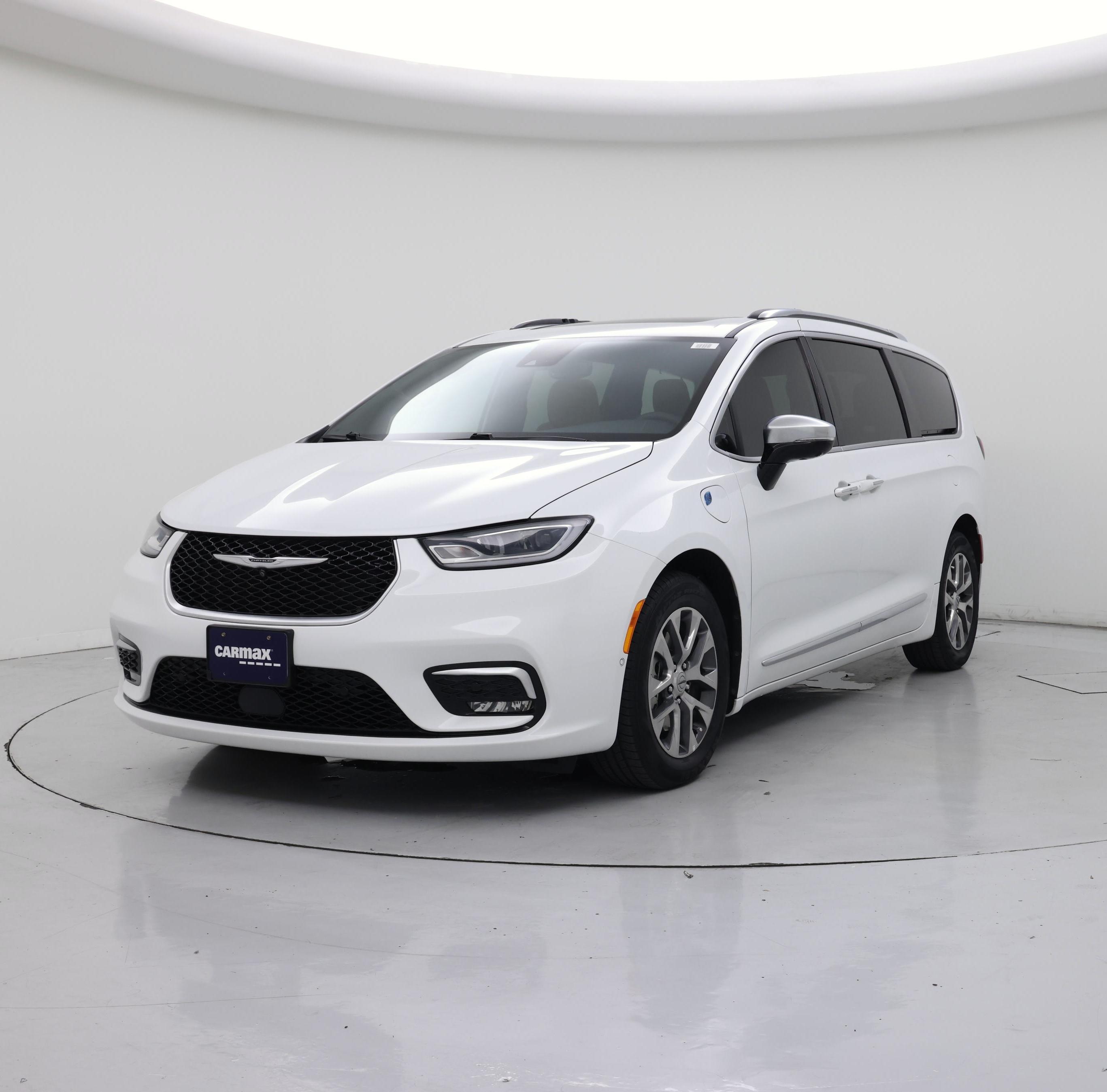 Thumbnail: 2023 Chrysler Pacifica - 4