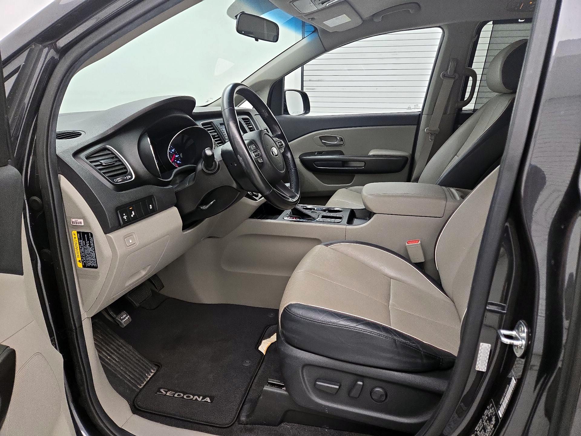 Thumbnail: 2020 Kia Sedona - 11