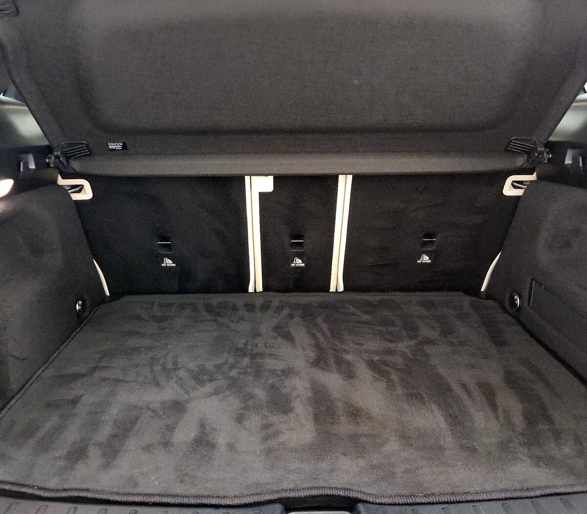Trunk/Cargo (Seats Up)