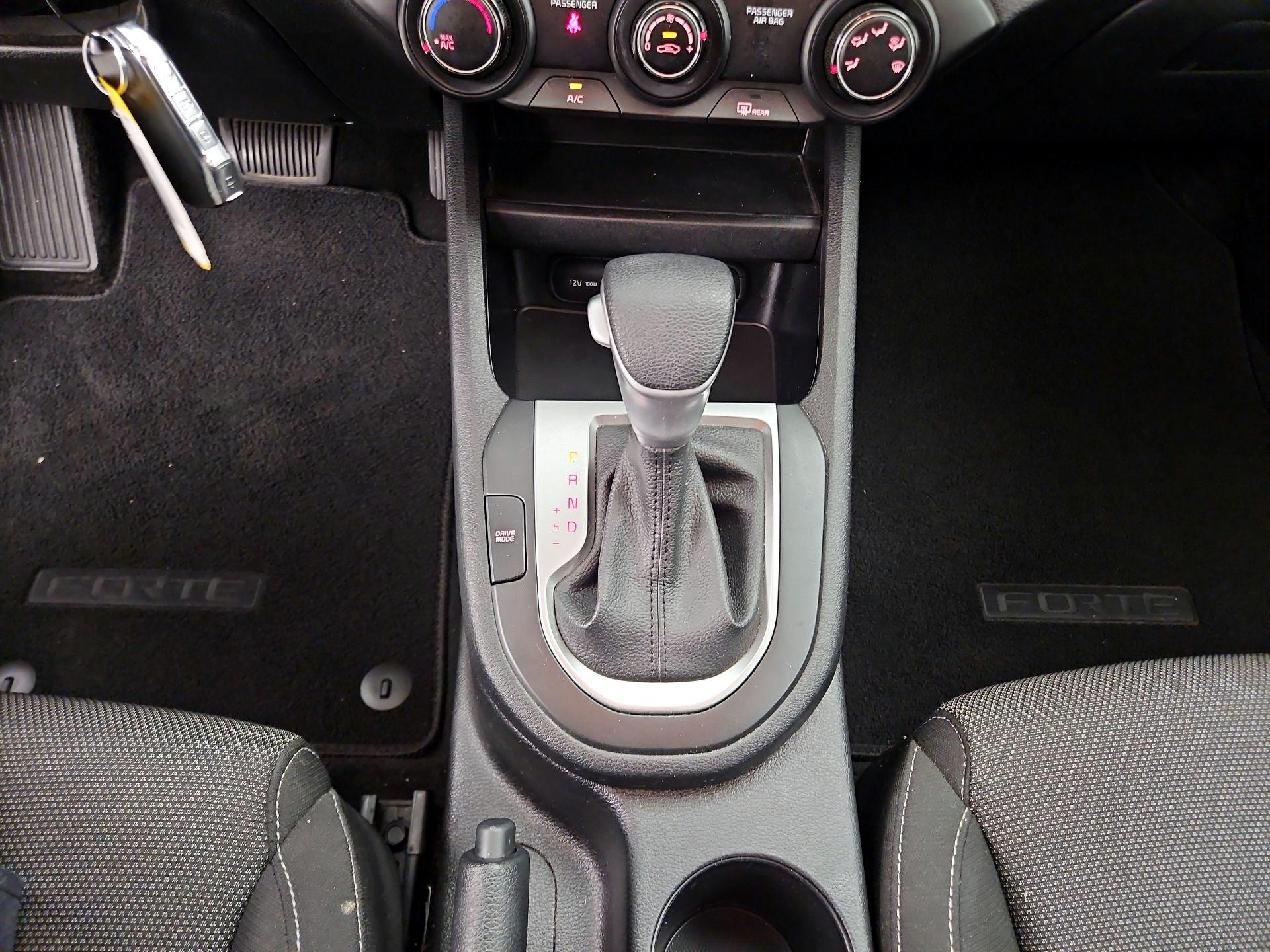 Thumbnail: 2023 Kia Forte - 17