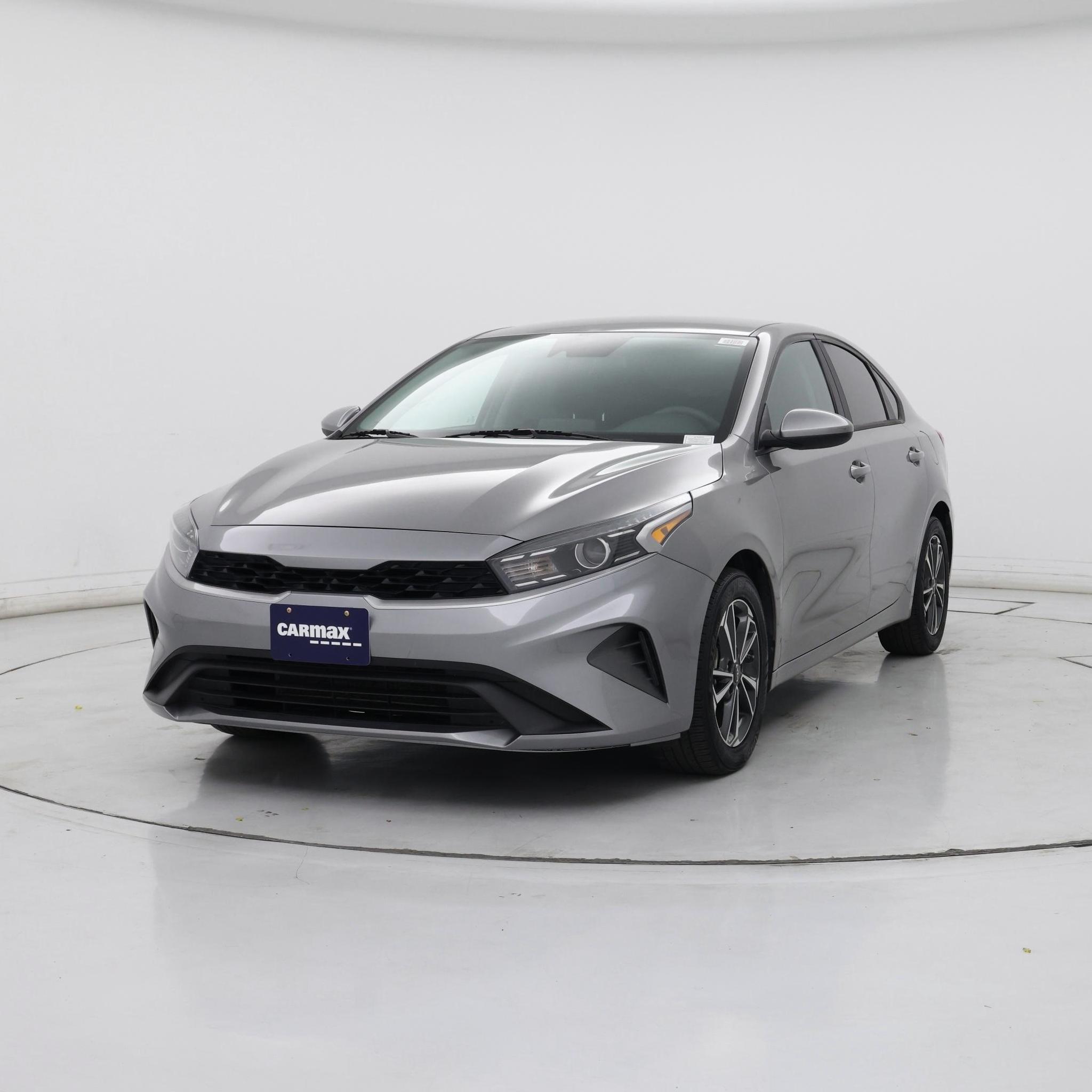 Thumbnail: 2023 Kia Forte - 4