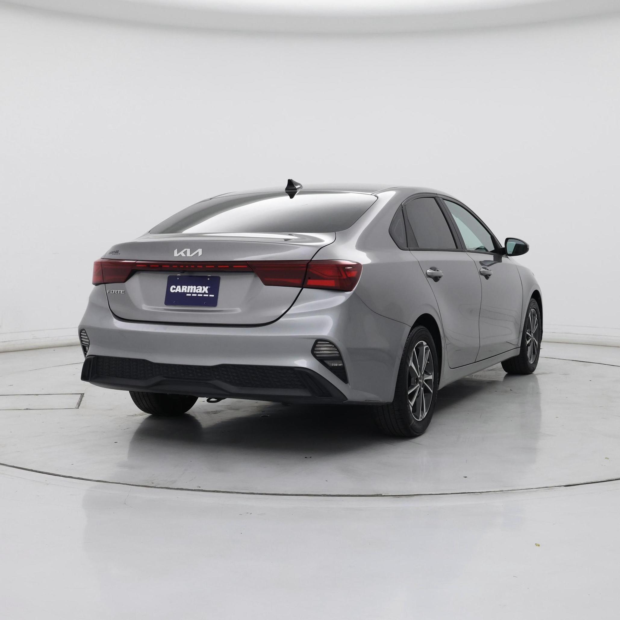 Thumbnail: 2023 Kia Forte - 8