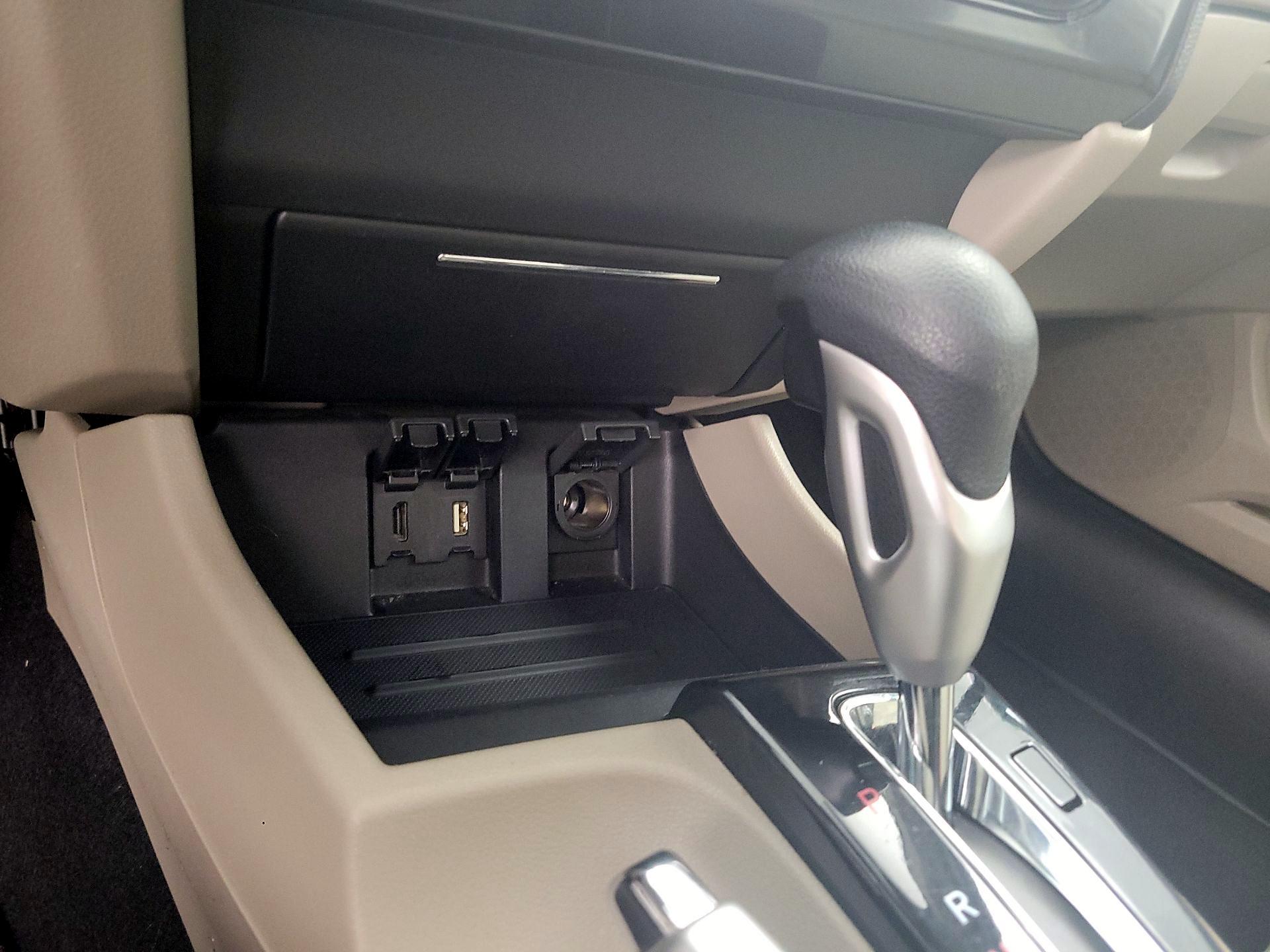 Thumbnail: 2015 Honda Civic - 18
