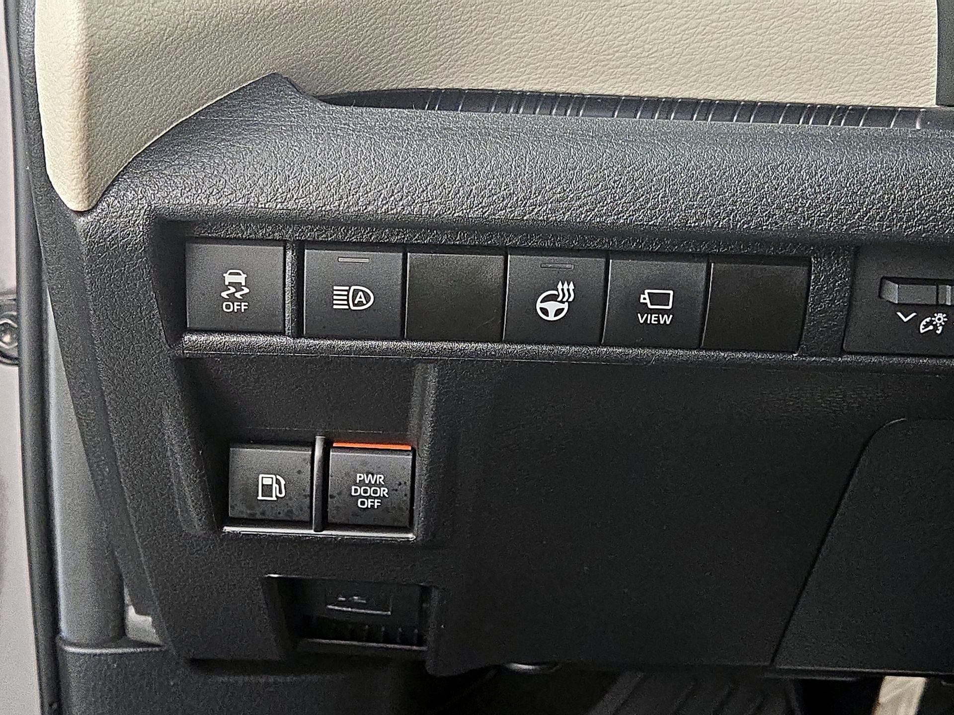 Thumbnail: 2024 Toyota Sienna - 13