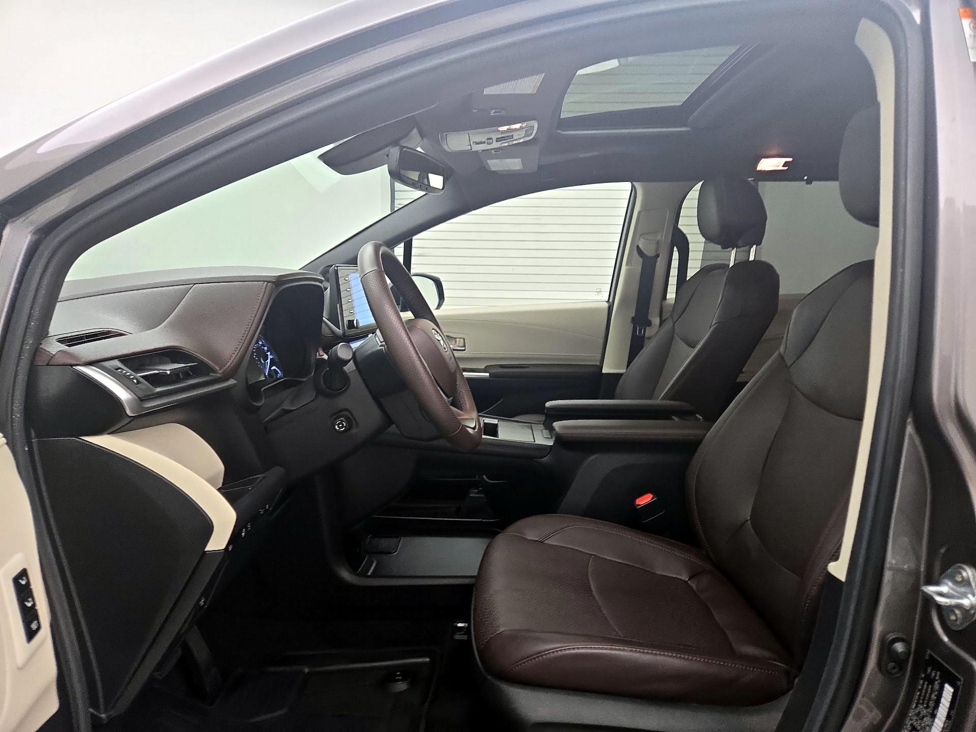 Thumbnail: 2024 Toyota Sienna - 20