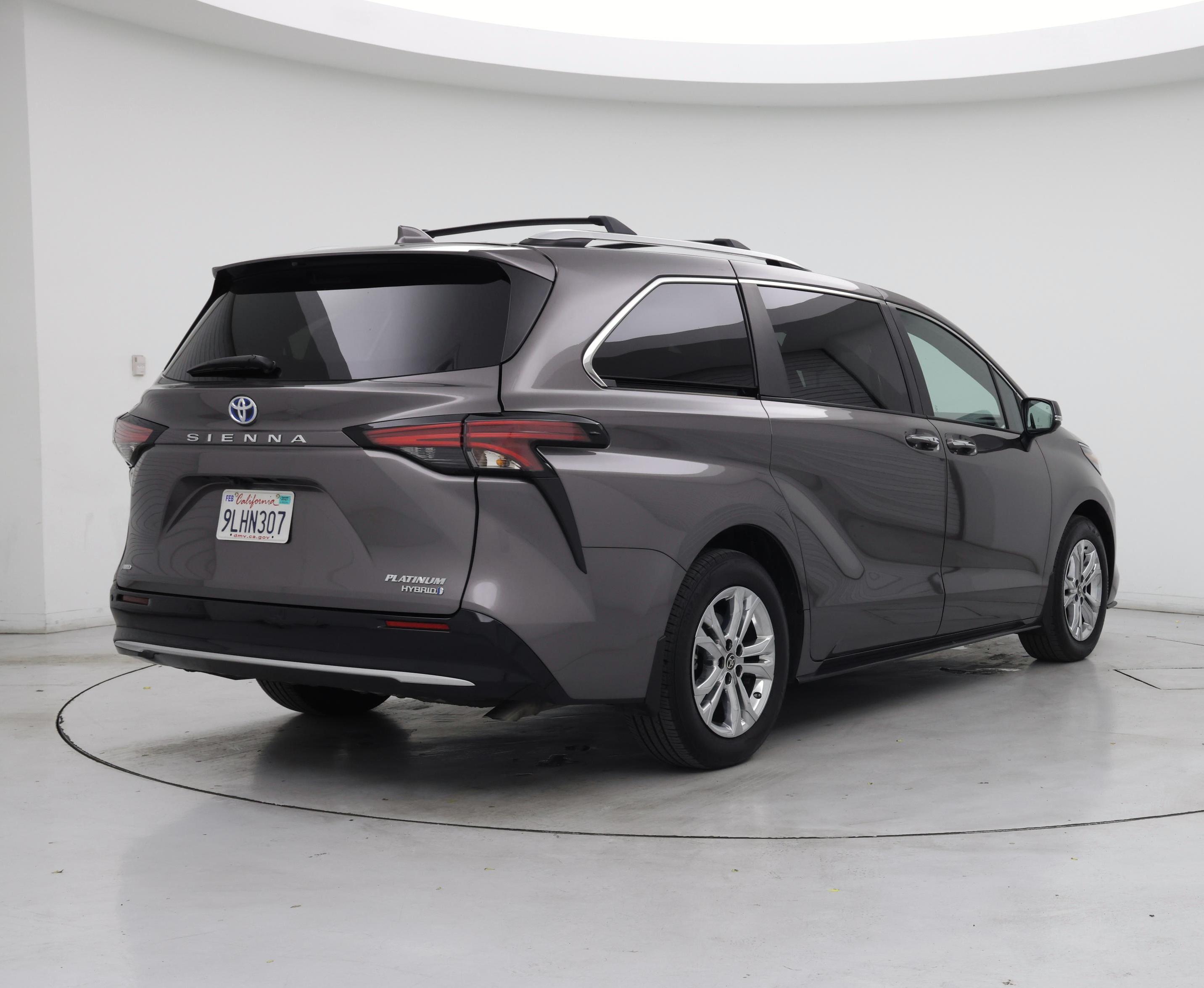Thumbnail: 2024 Toyota Sienna - 8