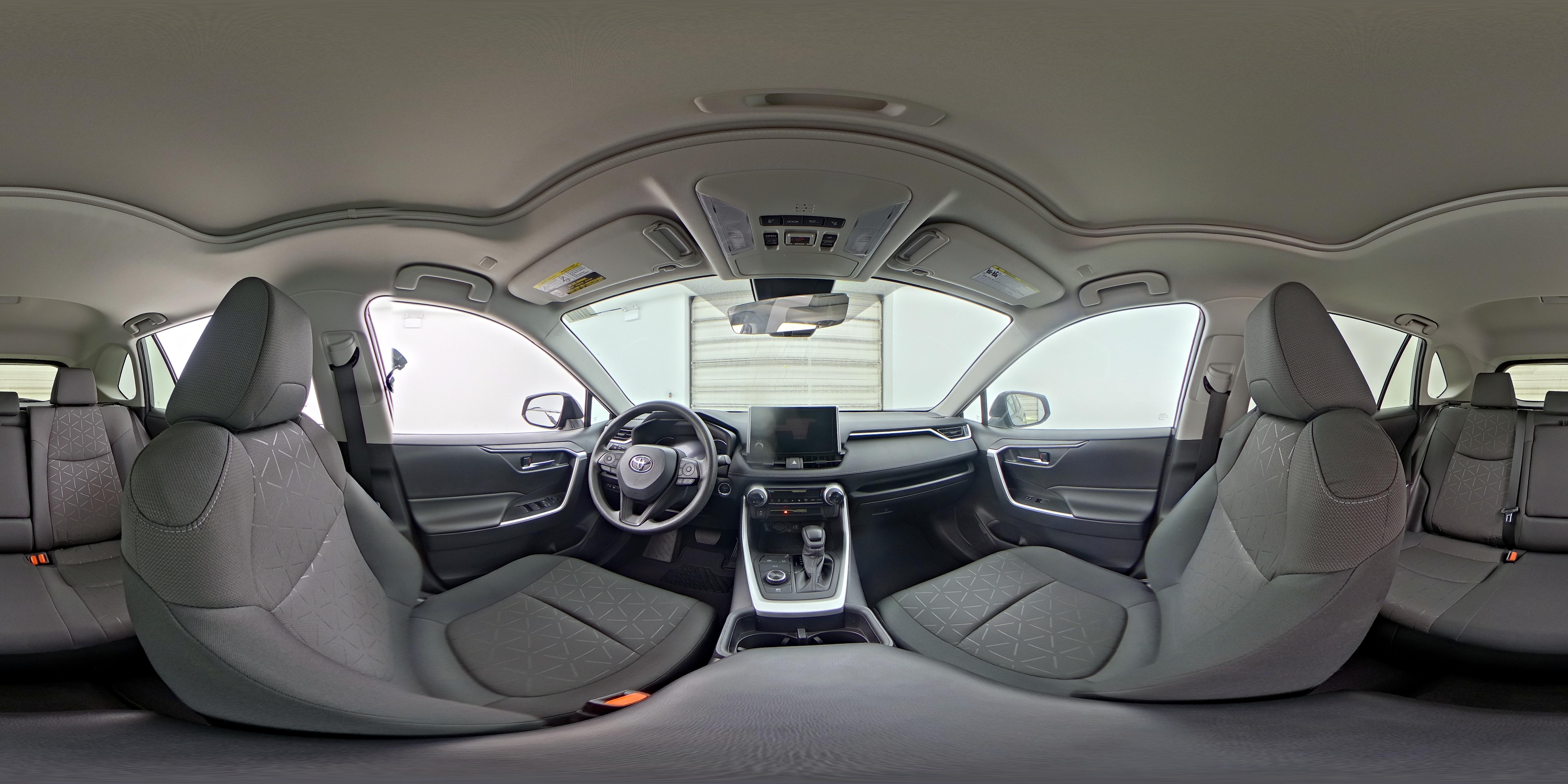 2024 Toyota RAV4 XLE - Photo 25