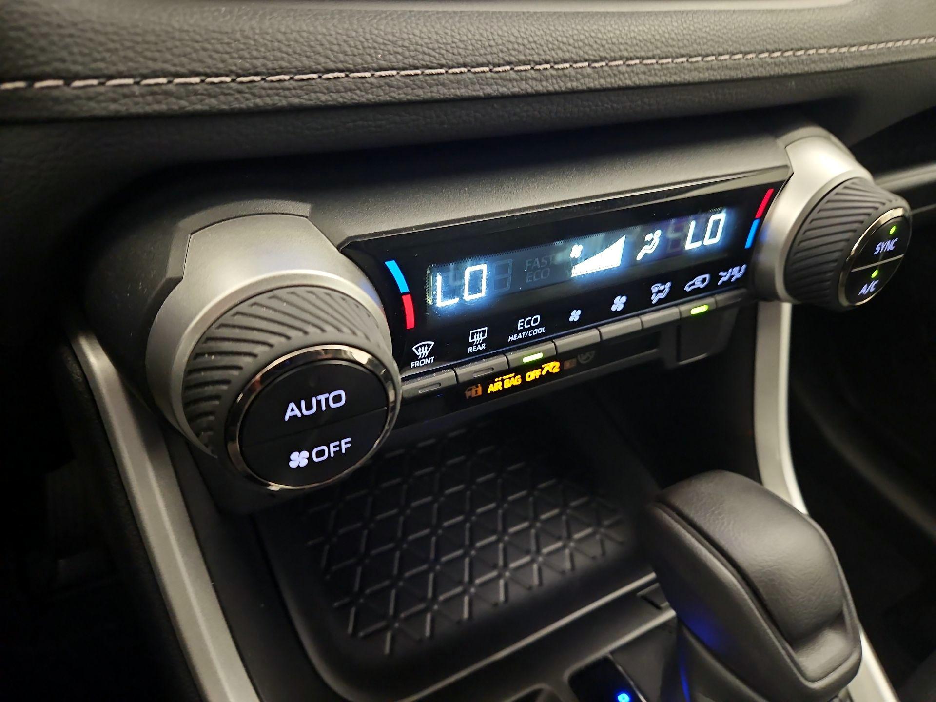 Thumbnail: 2024 Toyota RAV4 - 16