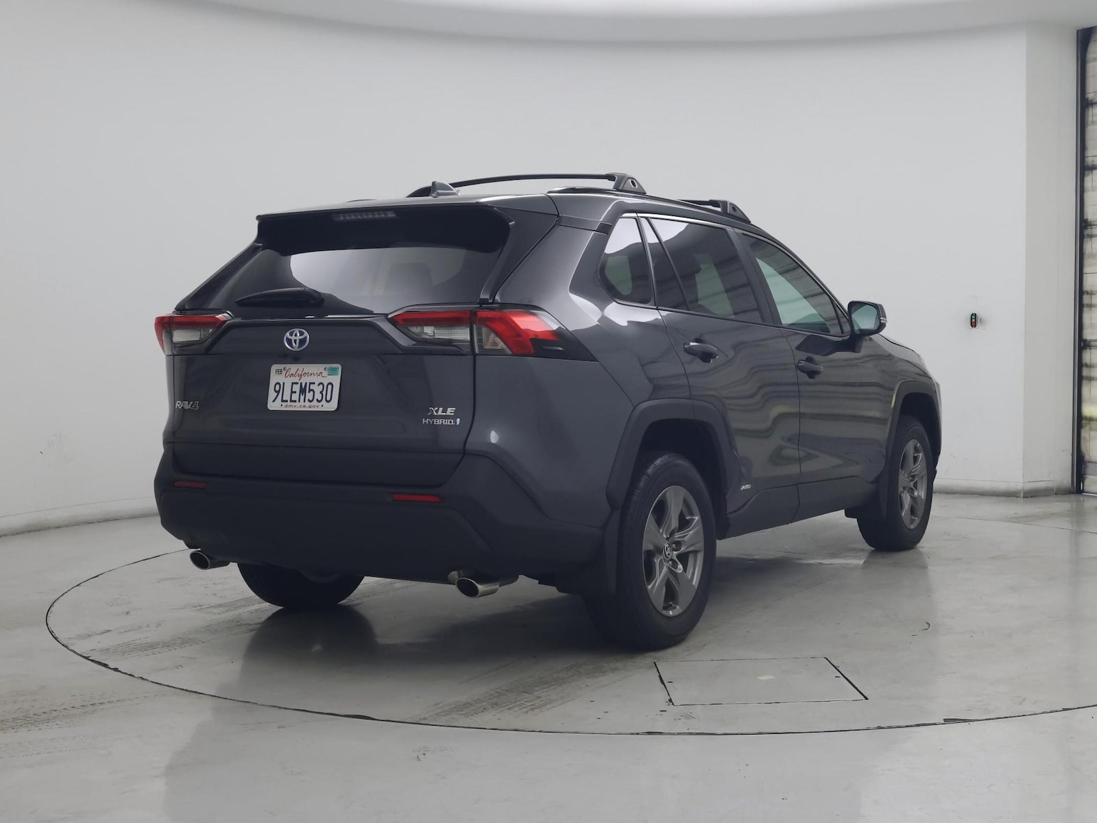 2024 Toyota RAV4 XLE - Photo 9