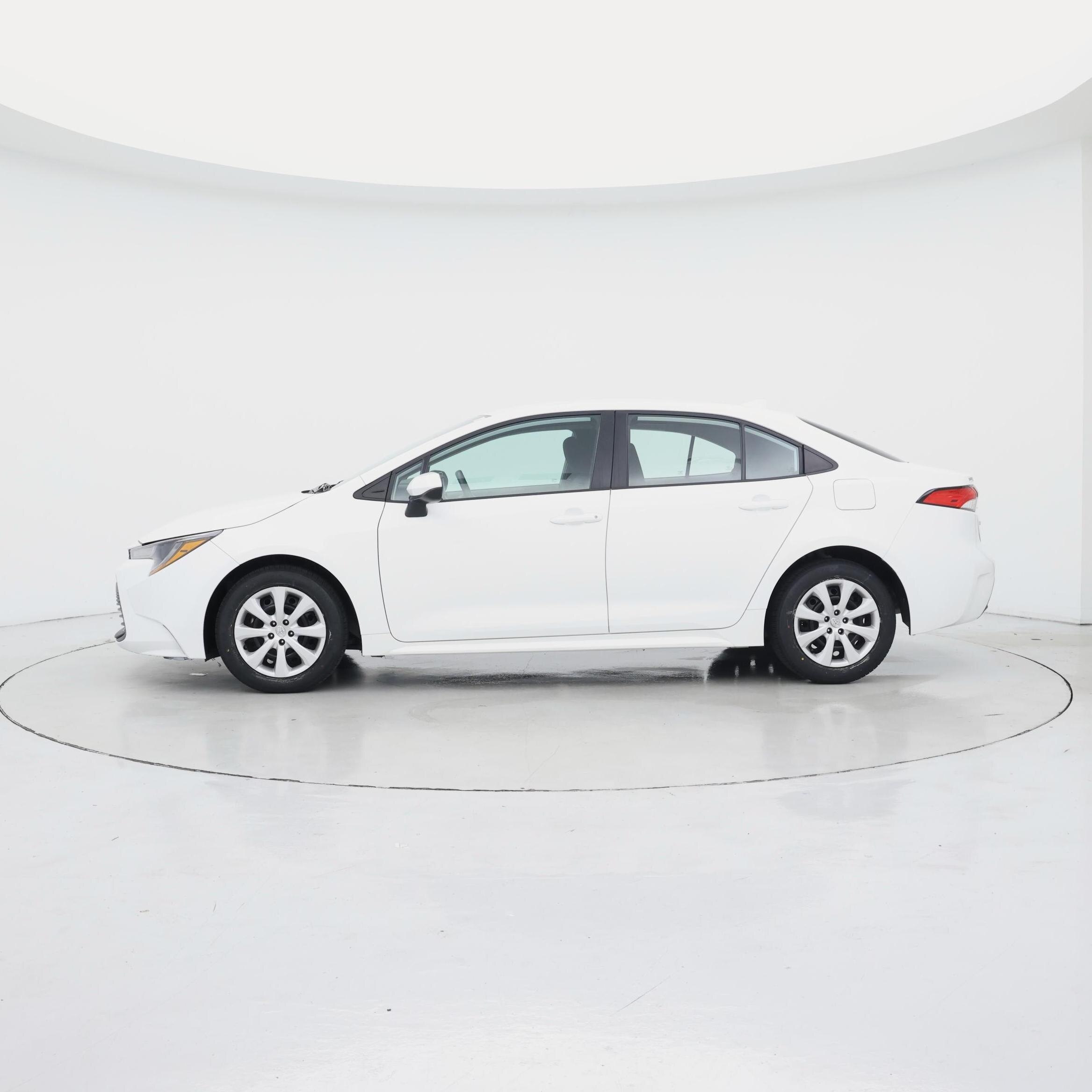 Thumbnail: 2024 Toyota Corolla - 3