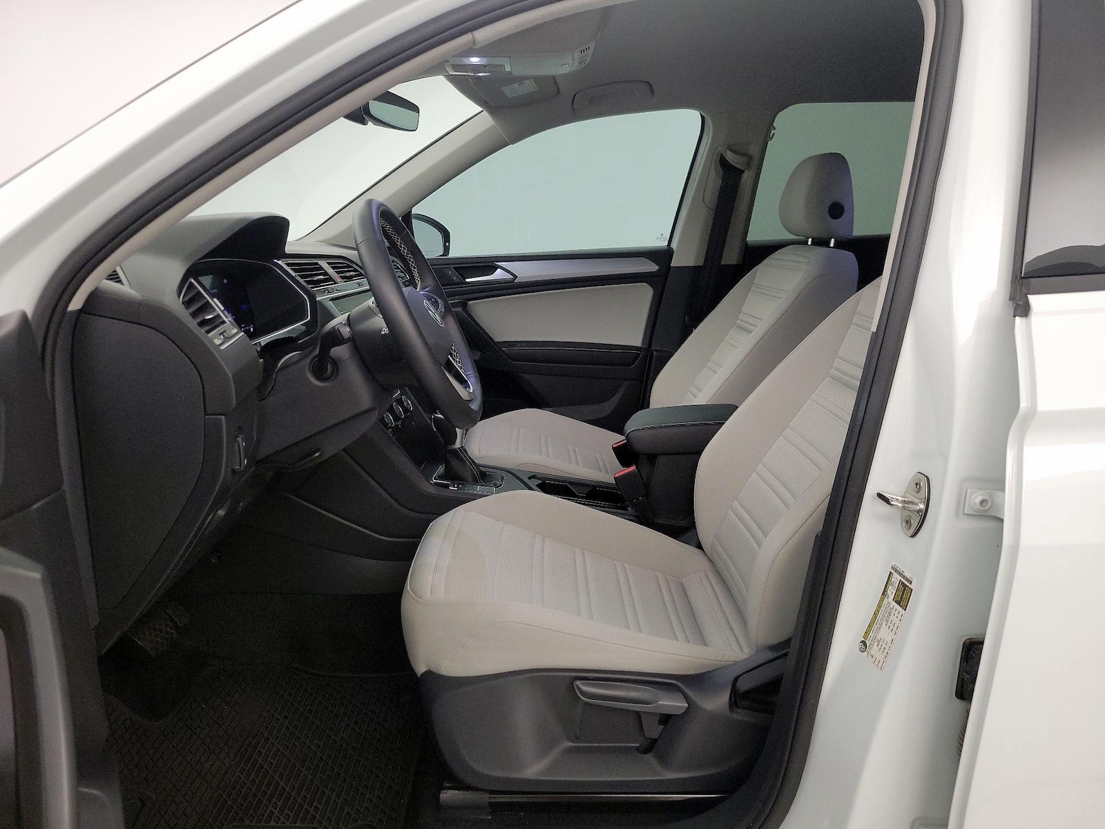 2024 Volkswagen Tiguan S - Photo 10