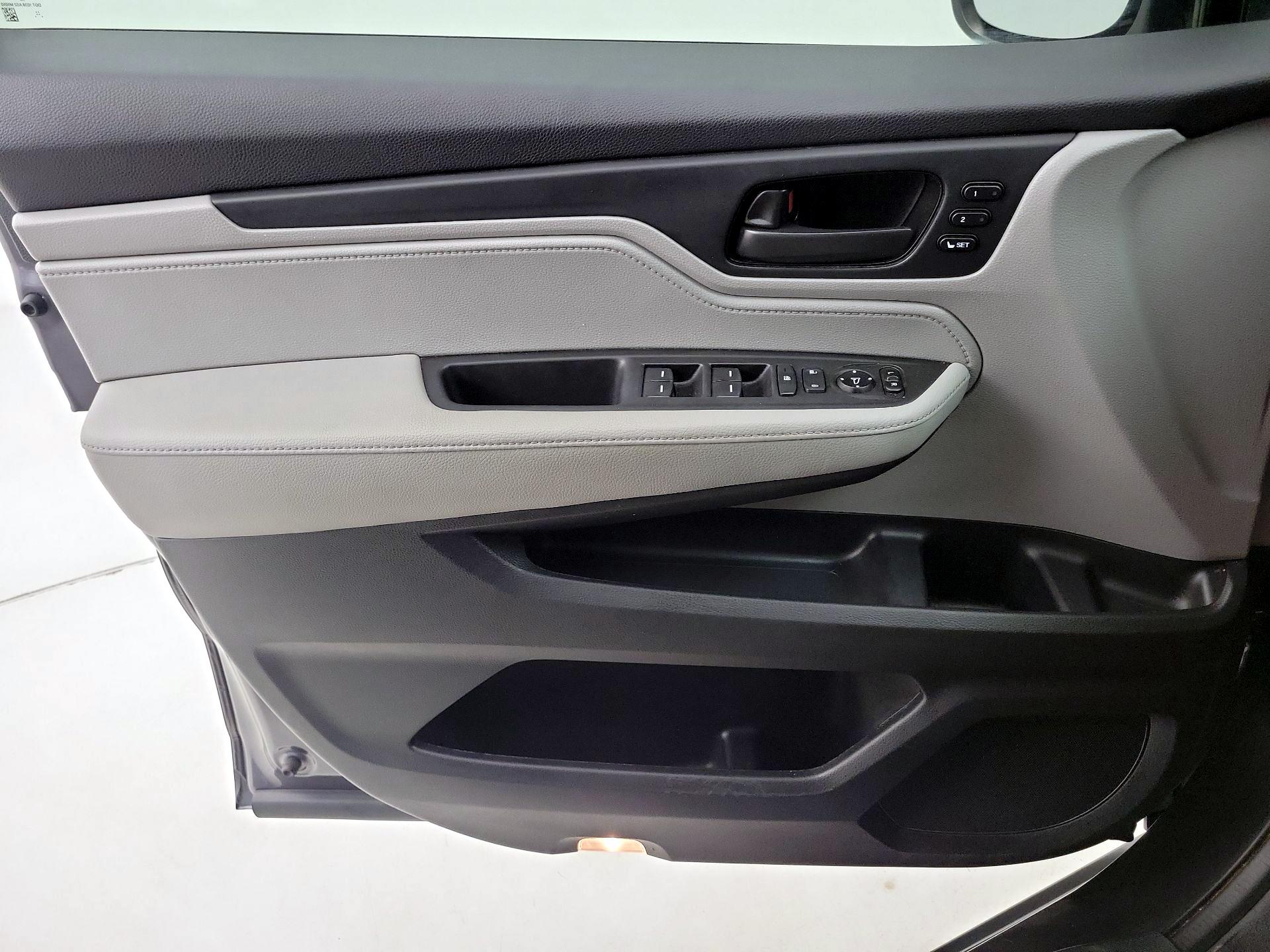 Thumbnail: 2019 Honda Odyssey - 12