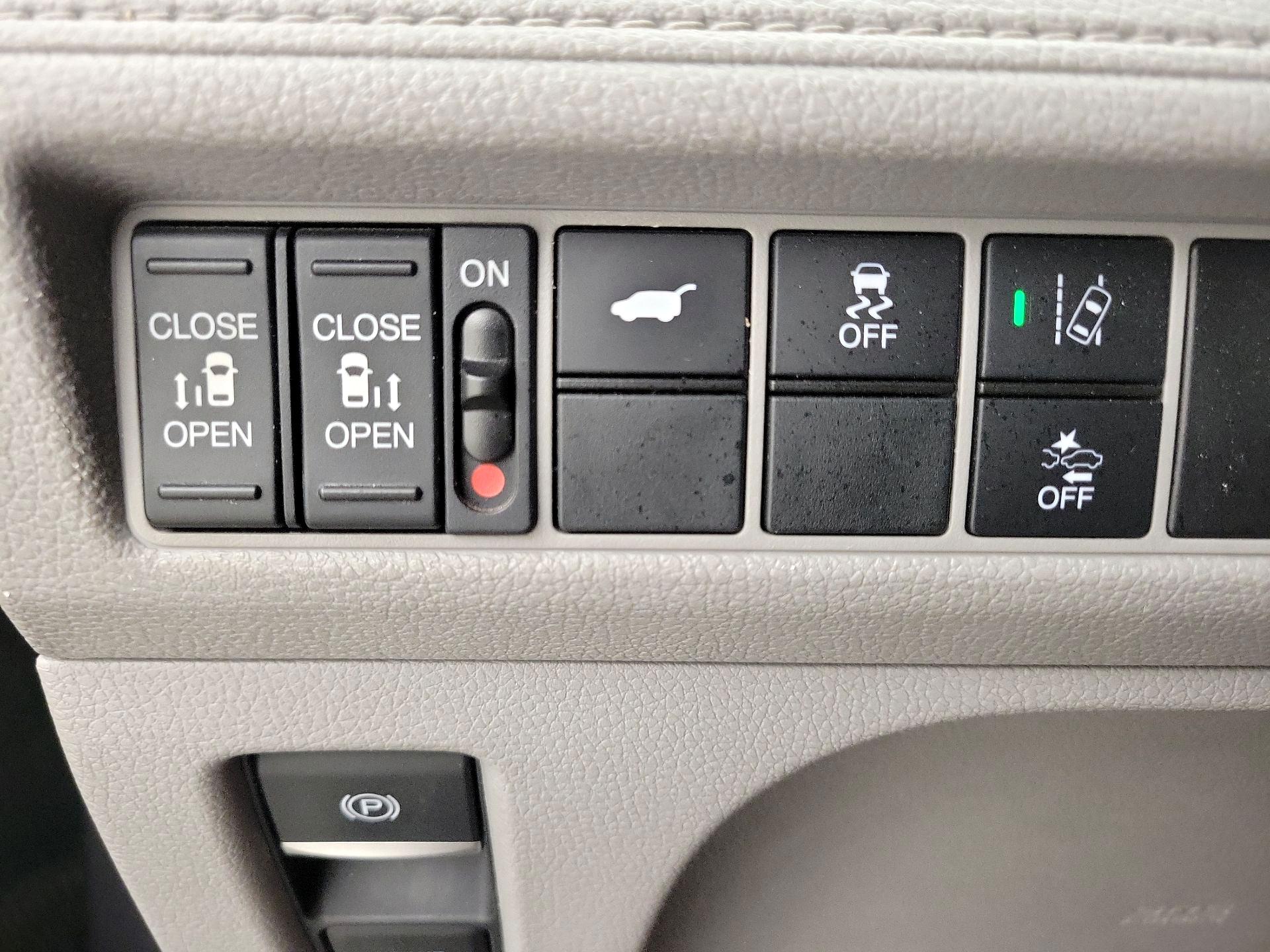 Thumbnail: 2019 Honda Odyssey - 13