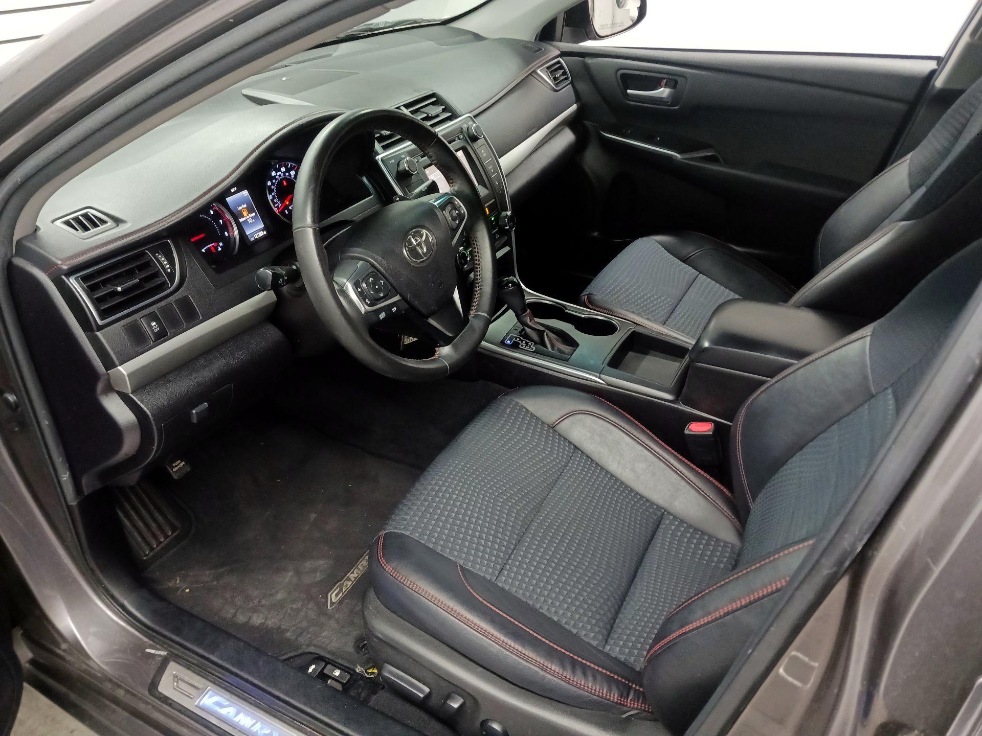 Thumbnail: 2015 Toyota Camry - 9