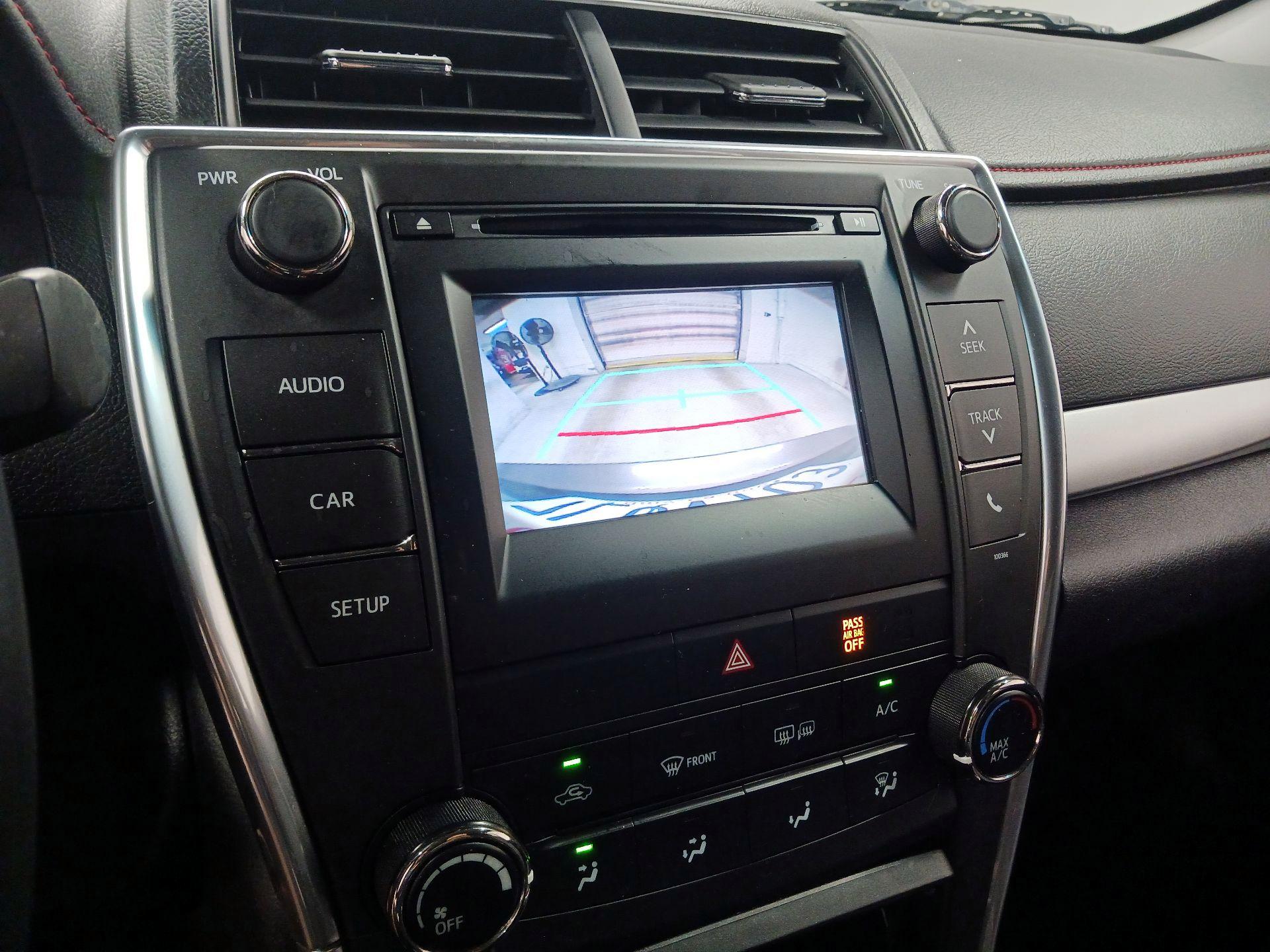 Thumbnail: 2015 Toyota Camry - 12