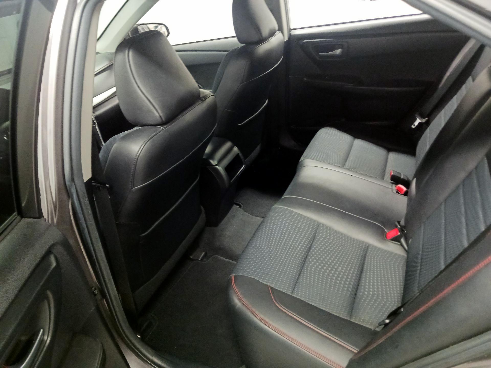 Thumbnail: 2015 Toyota Camry - 17