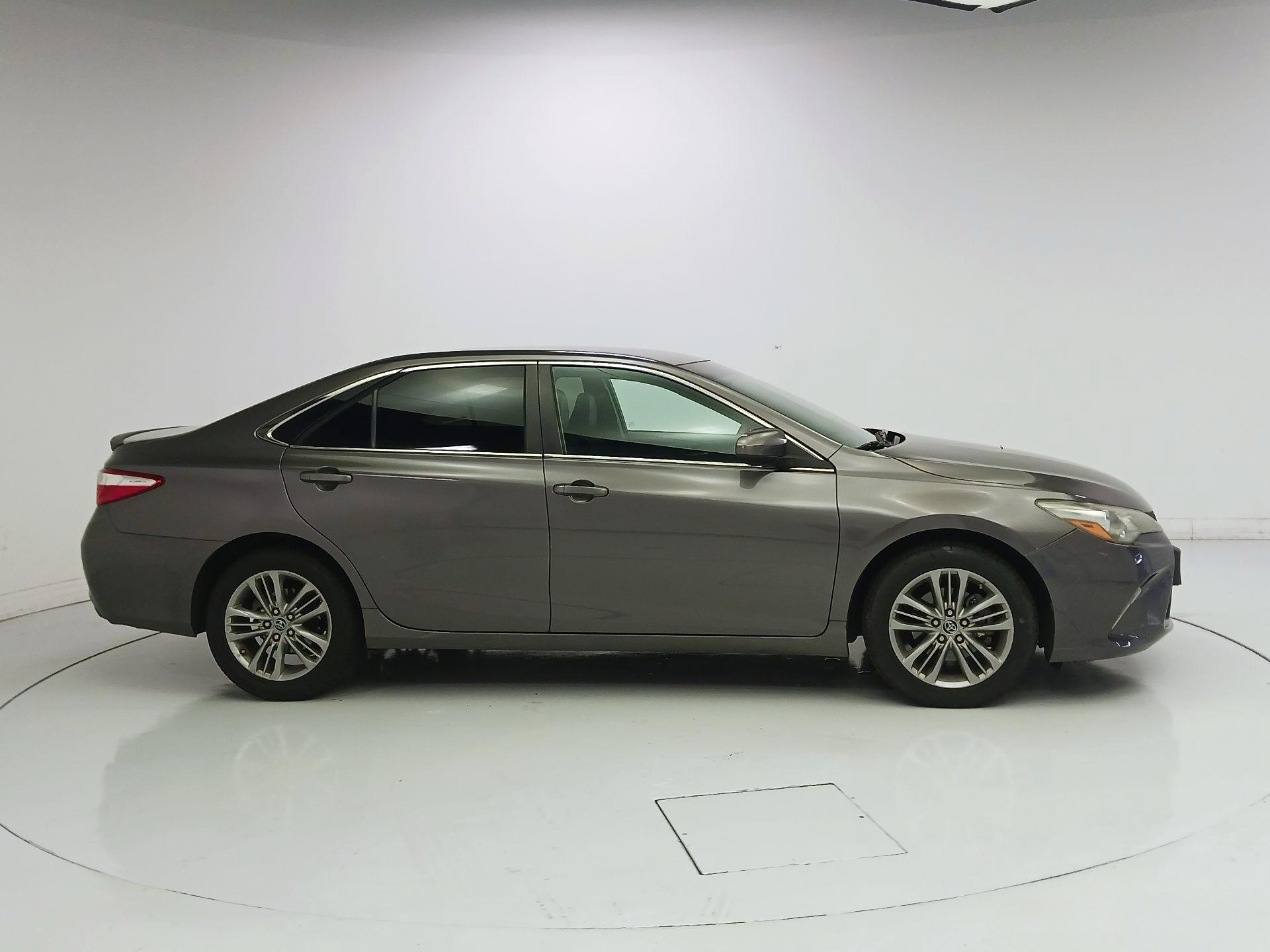 Thumbnail: 2015 Toyota Camry - 4