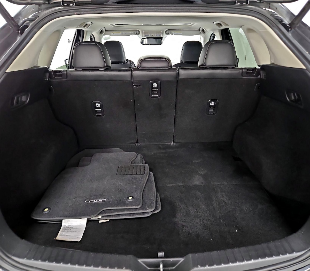 Trunk/Cargo (Seats Up)