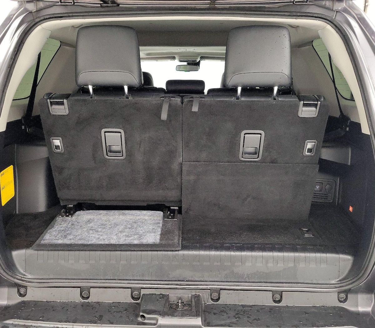 Trunk/Cargo (Seats Up)