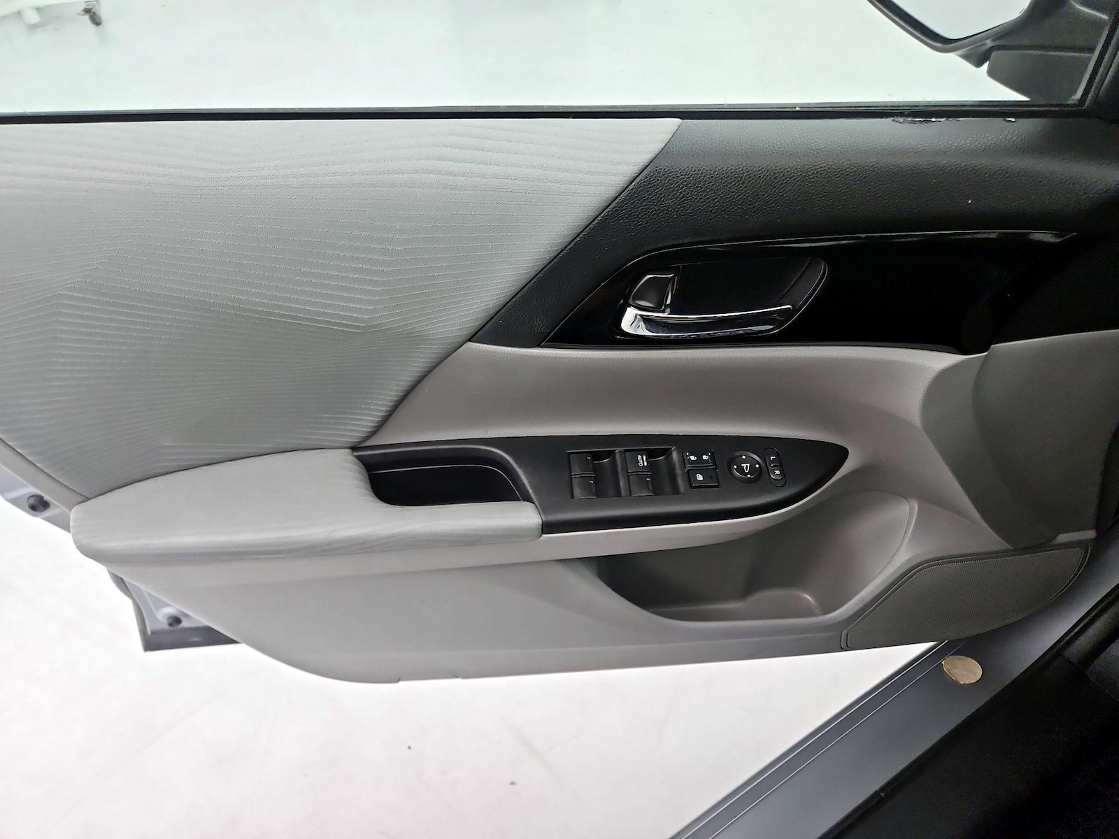2017 Honda Accord LX - Photo 13