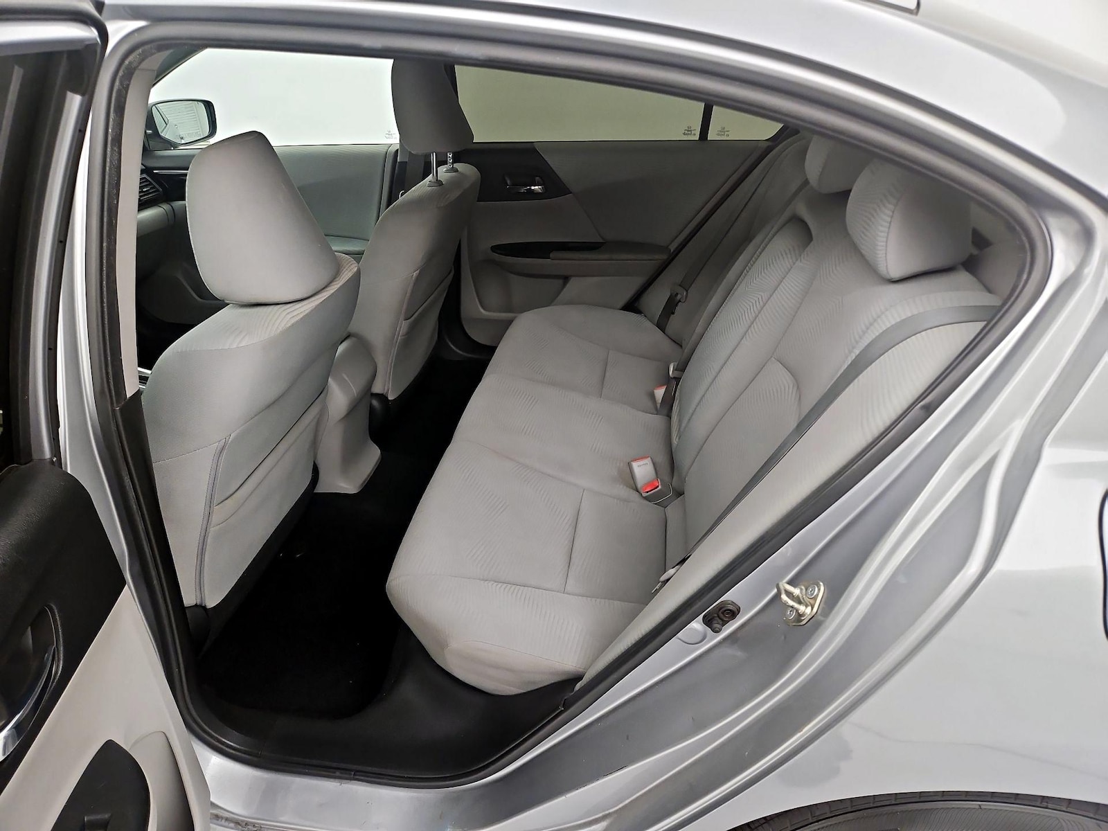 2017 Honda Accord LX - Photo 20