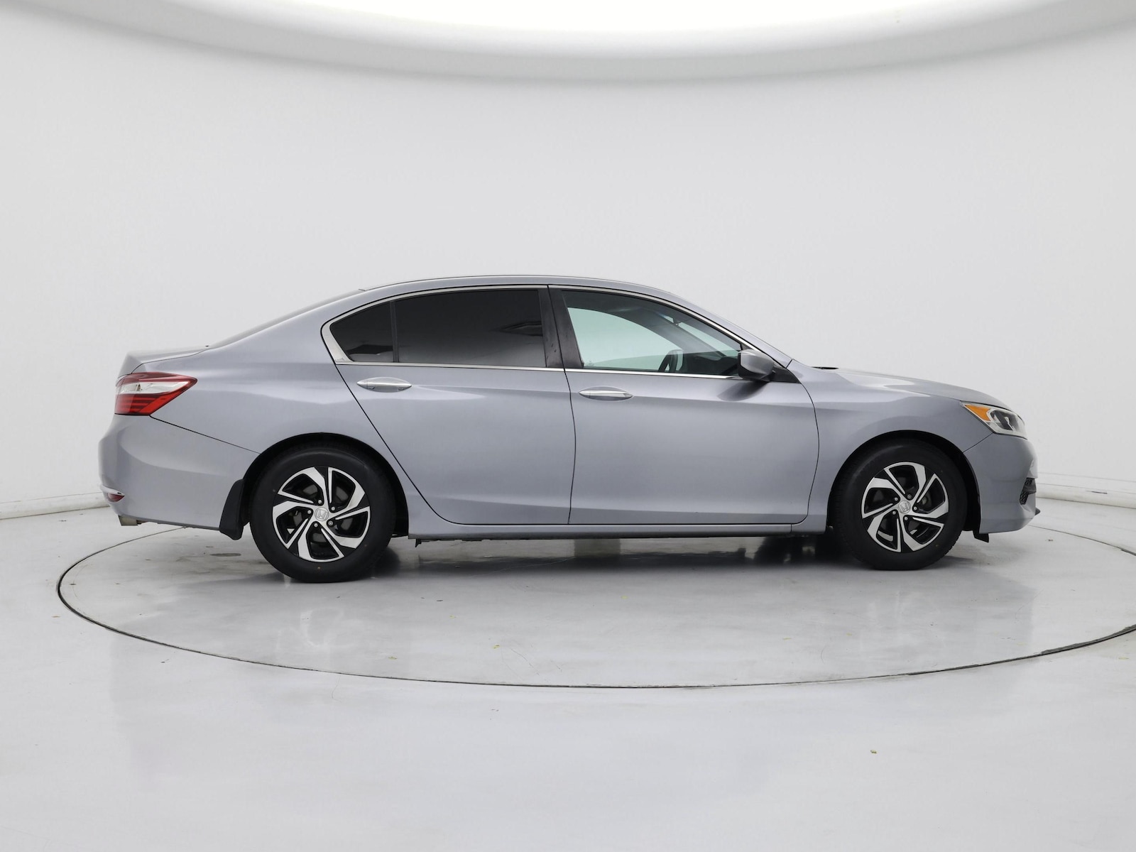 2017 Honda Accord LX - Photo 8